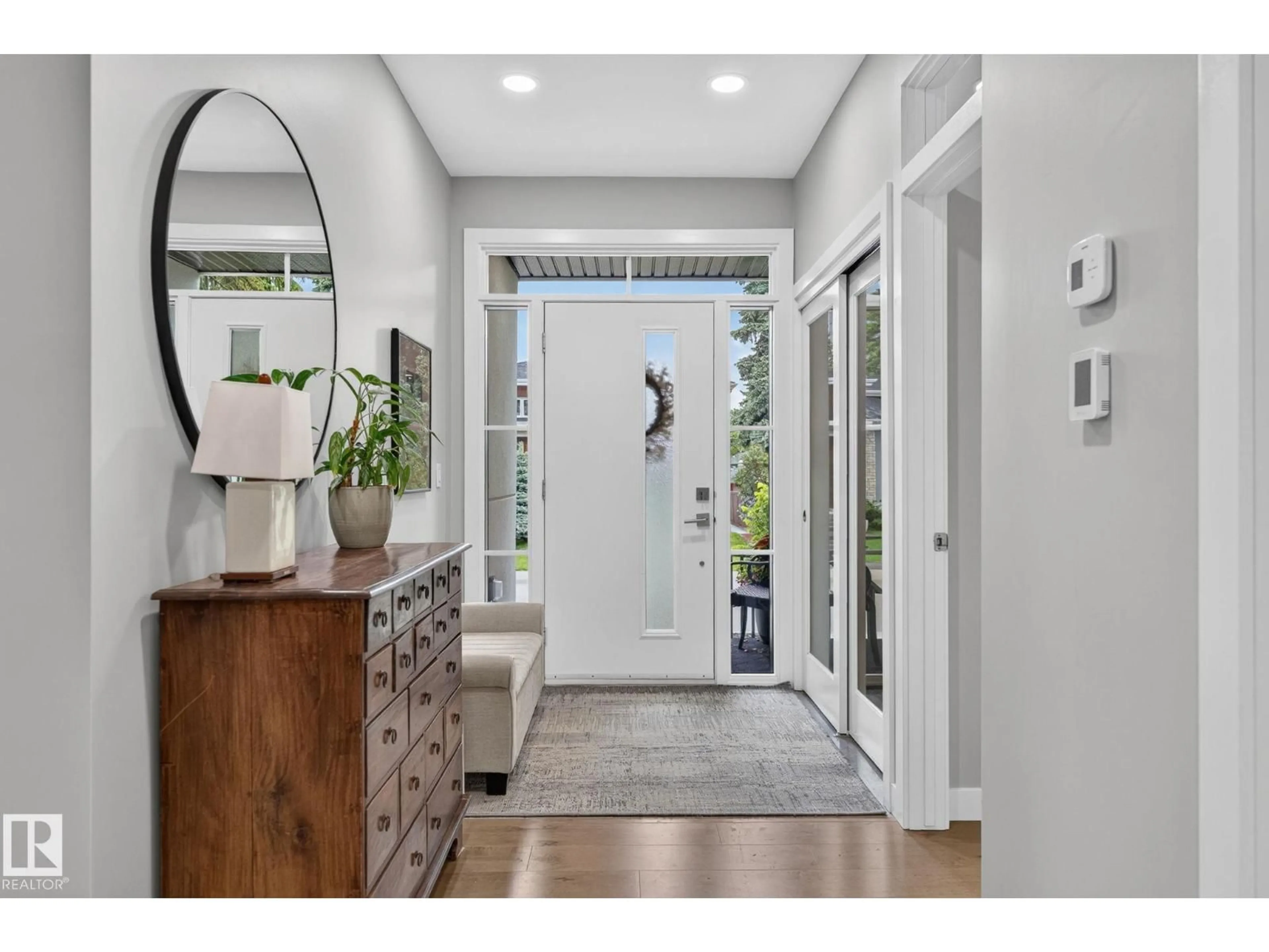 Indoor entryway for 14011 101 AV, Edmonton Alberta T5N0K2