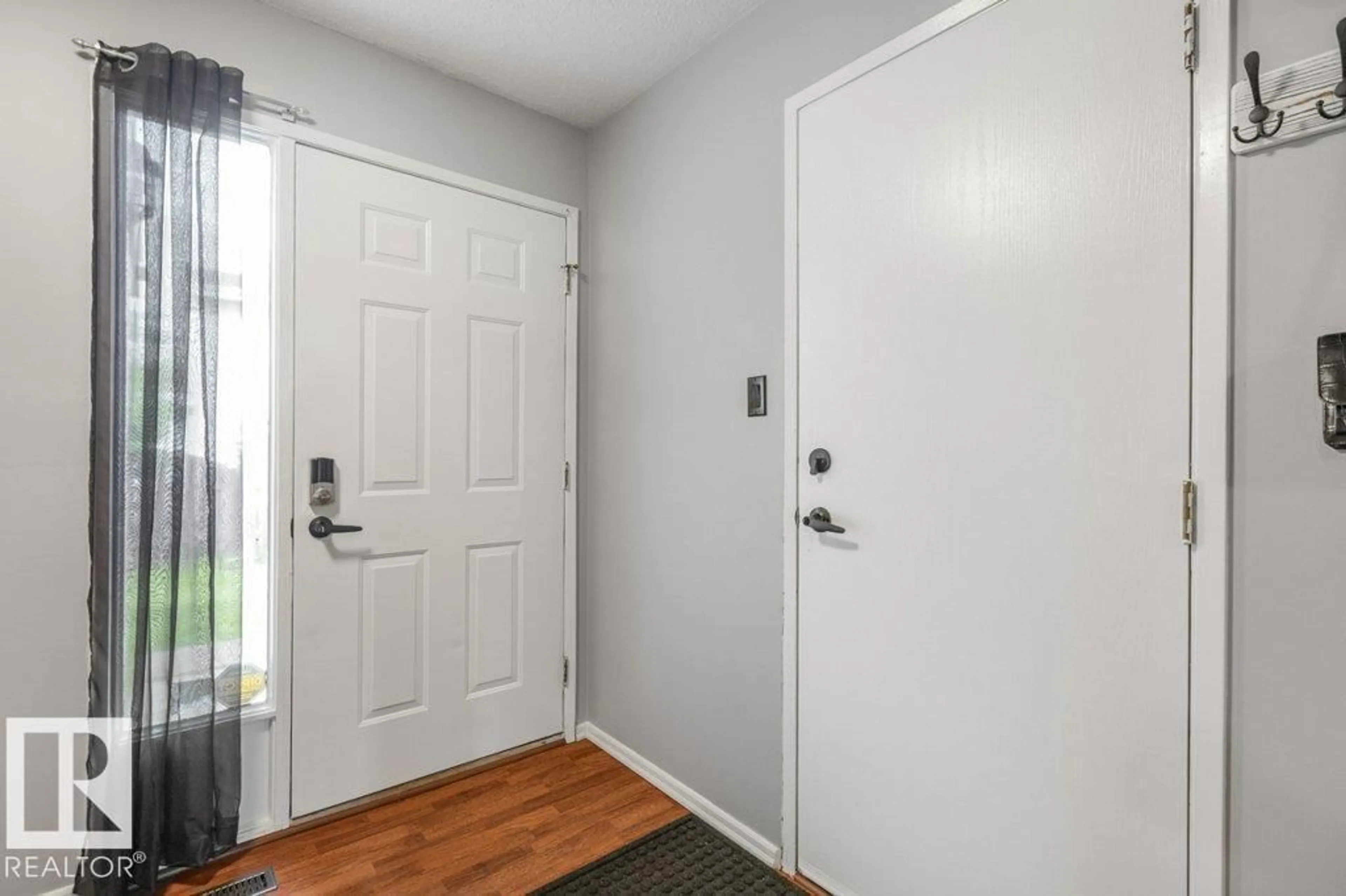 Indoor entryway for NW - 6010 173 ST, Edmonton Alberta T6M1E6