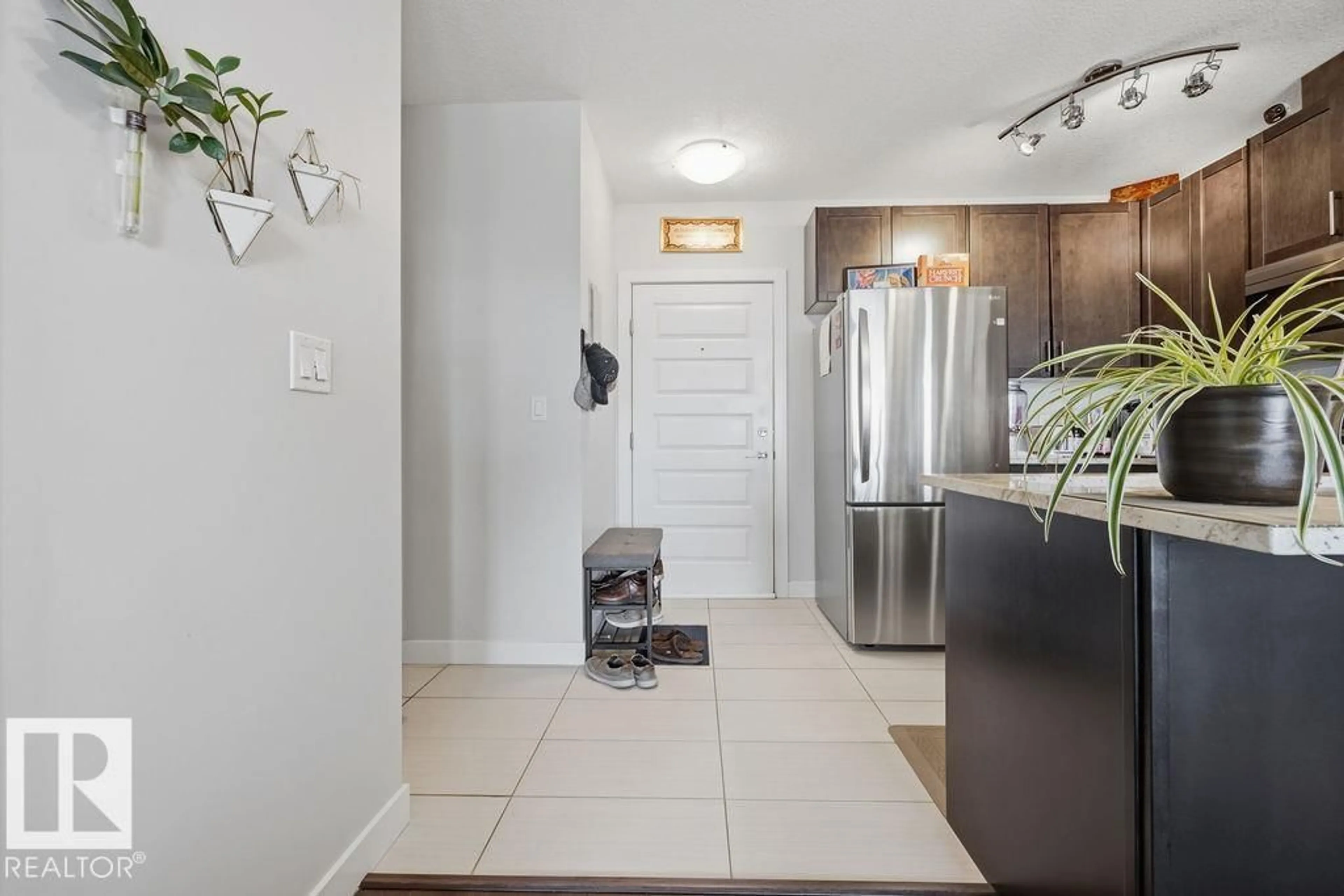 Indoor entryway for 5151 - 433 WINDERMERE BV, Edmonton Alberta T6W2K4