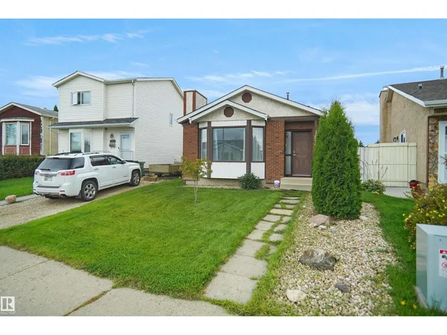 18322 71A AV, Edmonton 2
