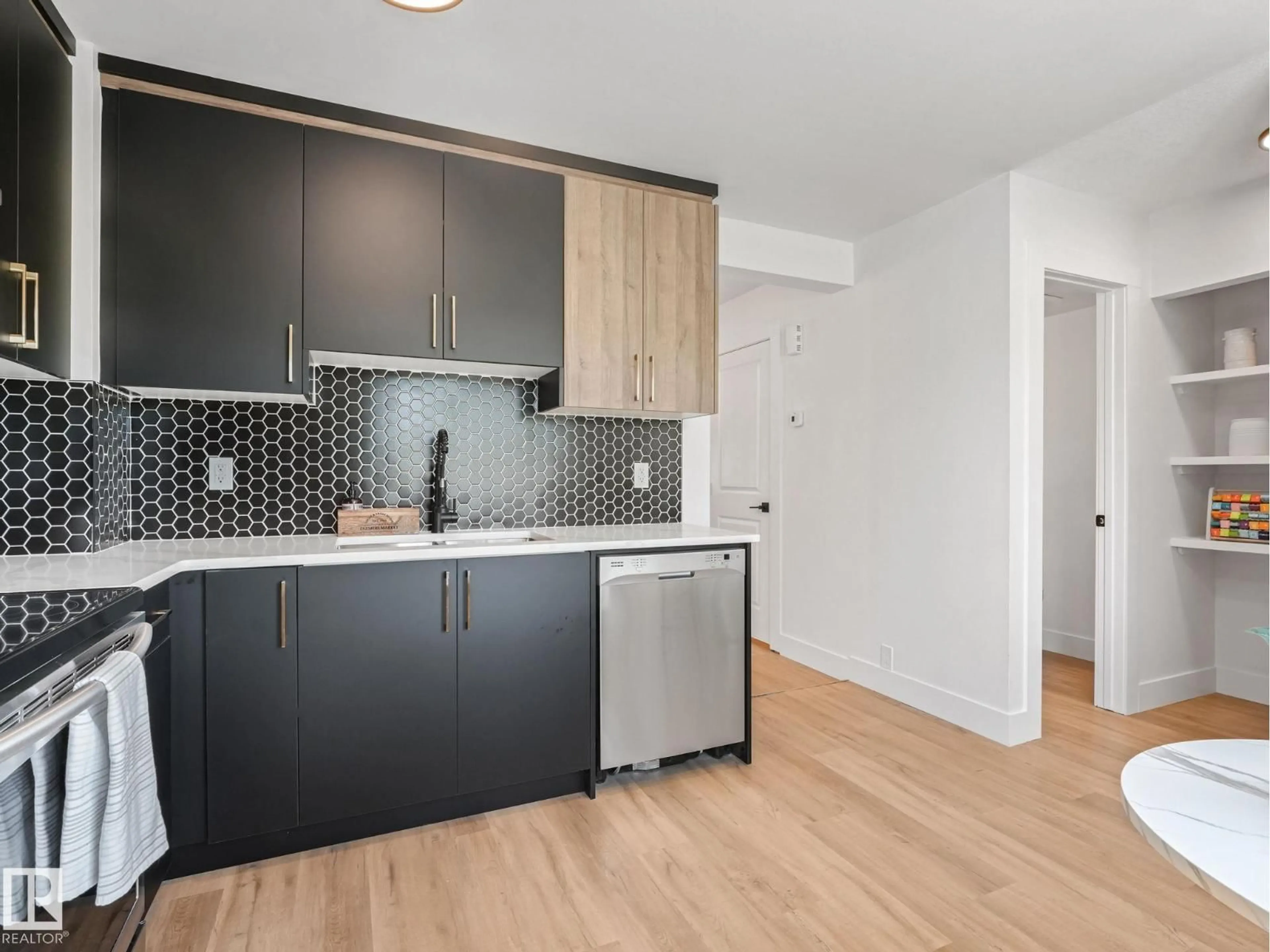 Unknown for 10 13833 30 ST NW, Edmonton Alberta T5Y2B2