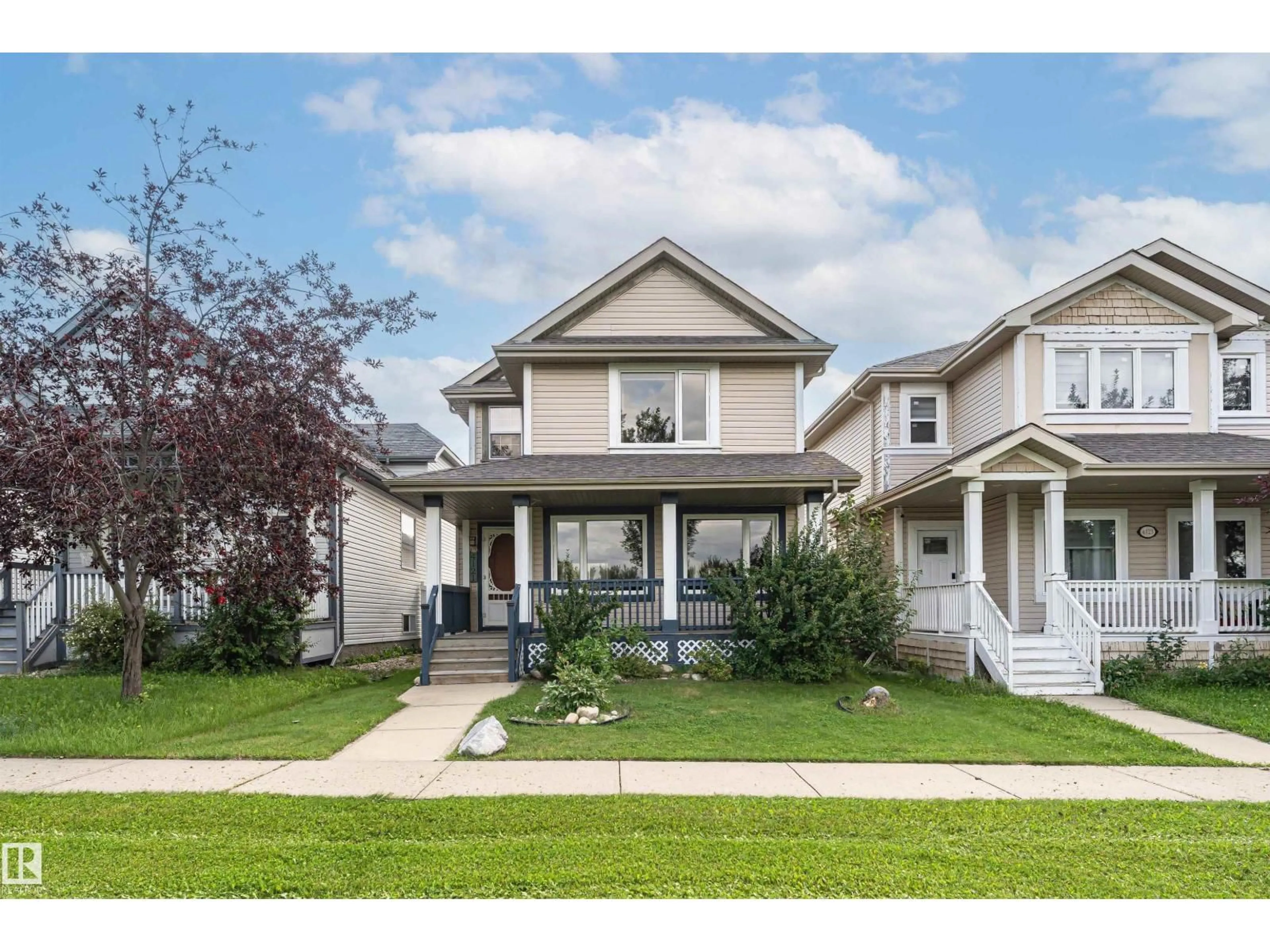 Home with vinyl exterior material, street for 4121 TOMPKINS WY, Edmonton Alberta T6R3E6