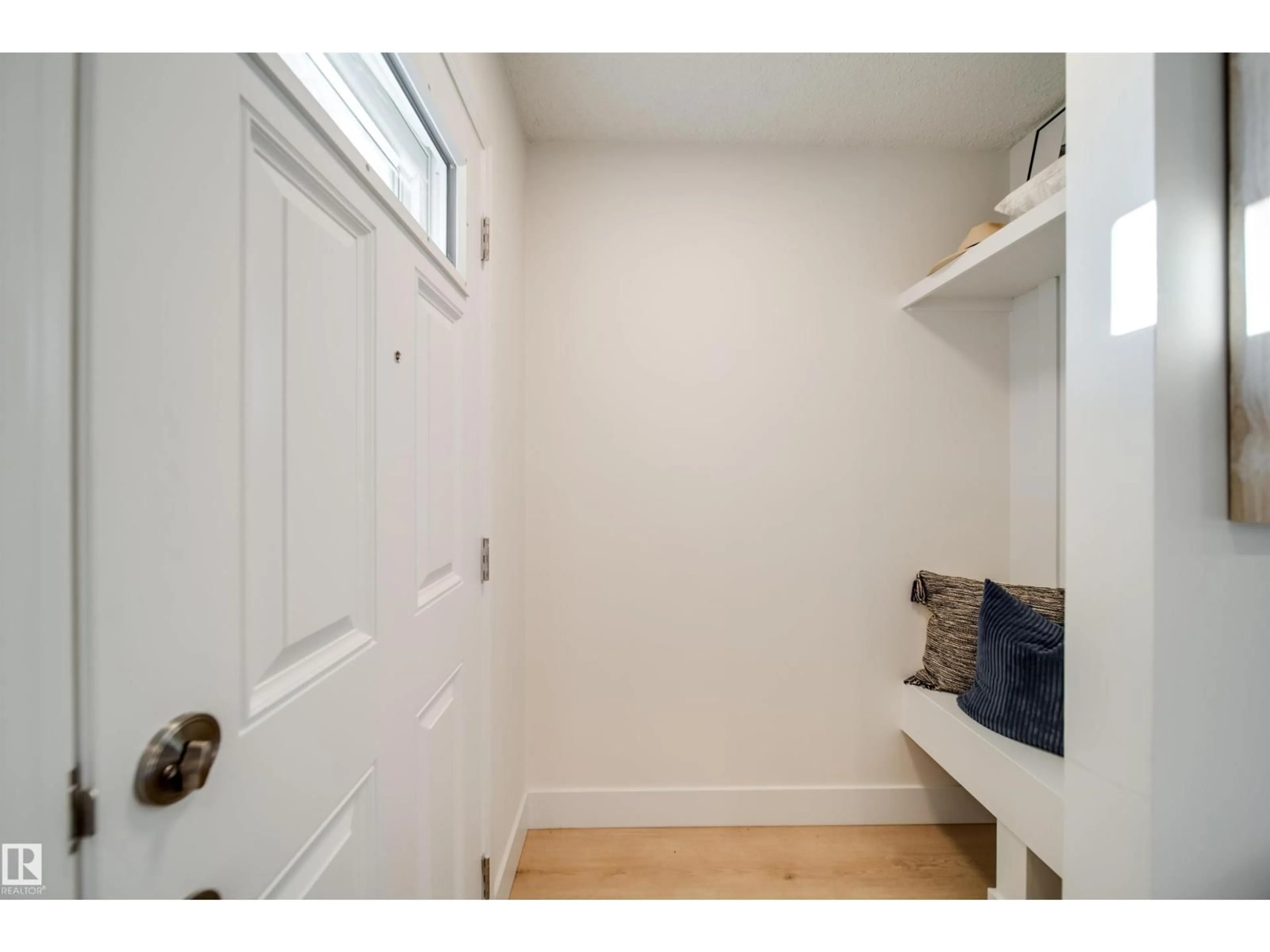 Indoor entryway for NW - 18 14511 52 ST, Edmonton Alberta T5A4M6