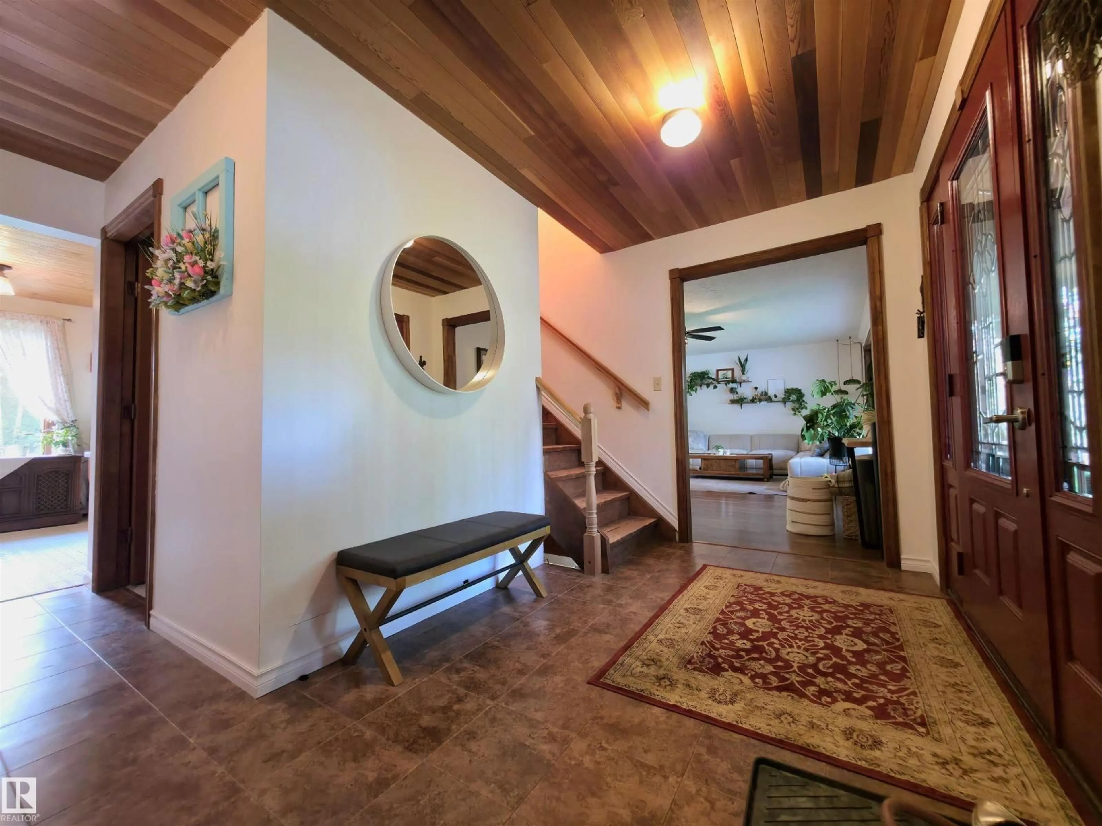 Indoor foyer for 52009 - 134 RGE ROAD 214, Ardrossan Alberta T8E1A2