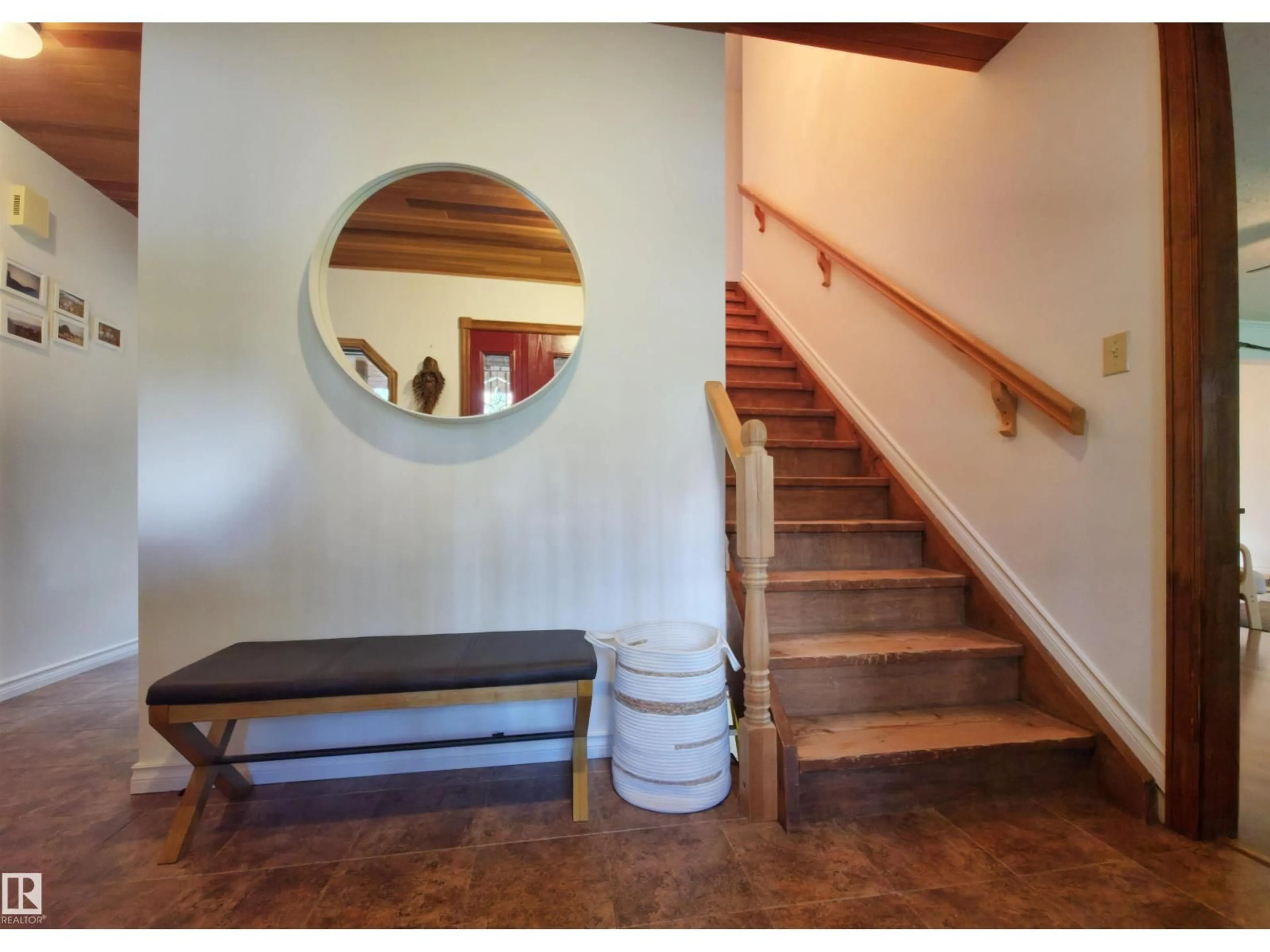 Indoor entryway for 52009 - 134 RGE ROAD 214, Ardrossan Alberta T8E1A2