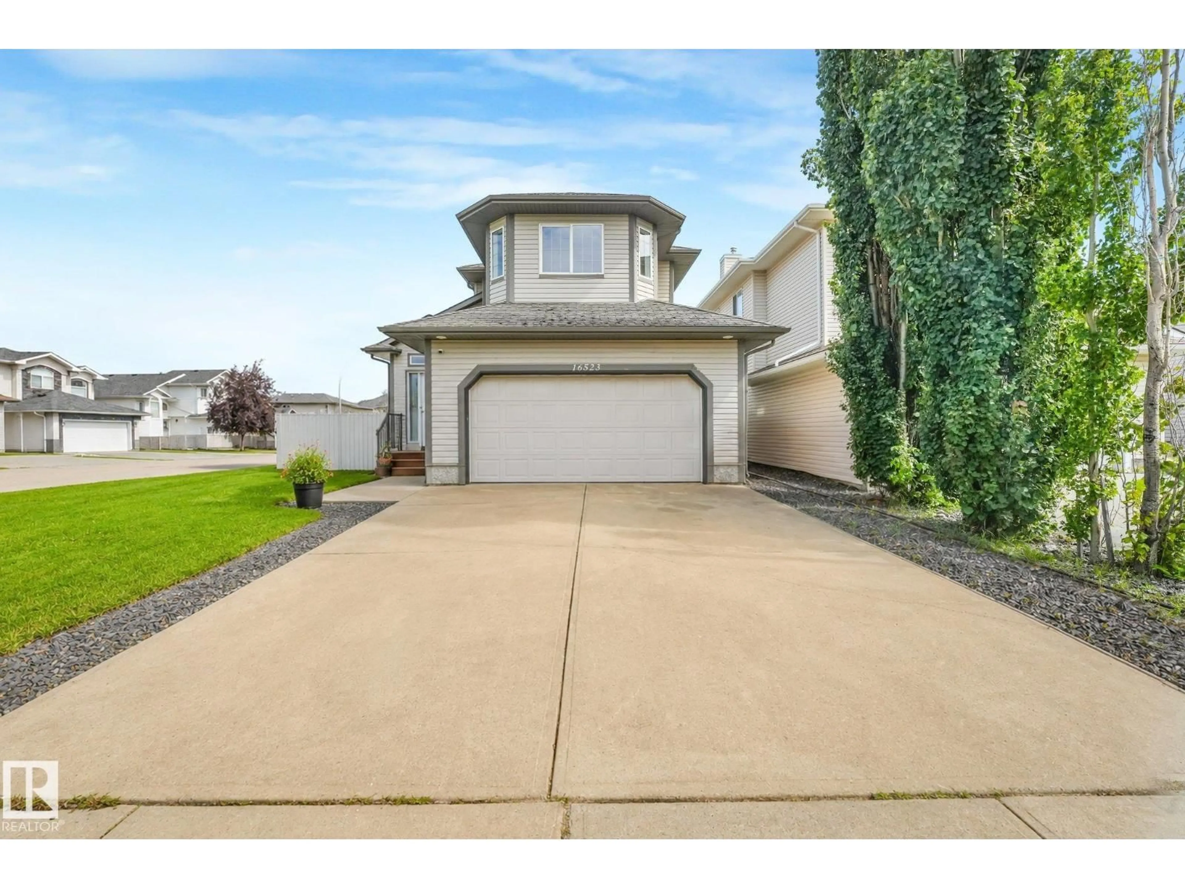 Unknown for NW - 16523 89 ST, Edmonton Alberta T5Z3W8