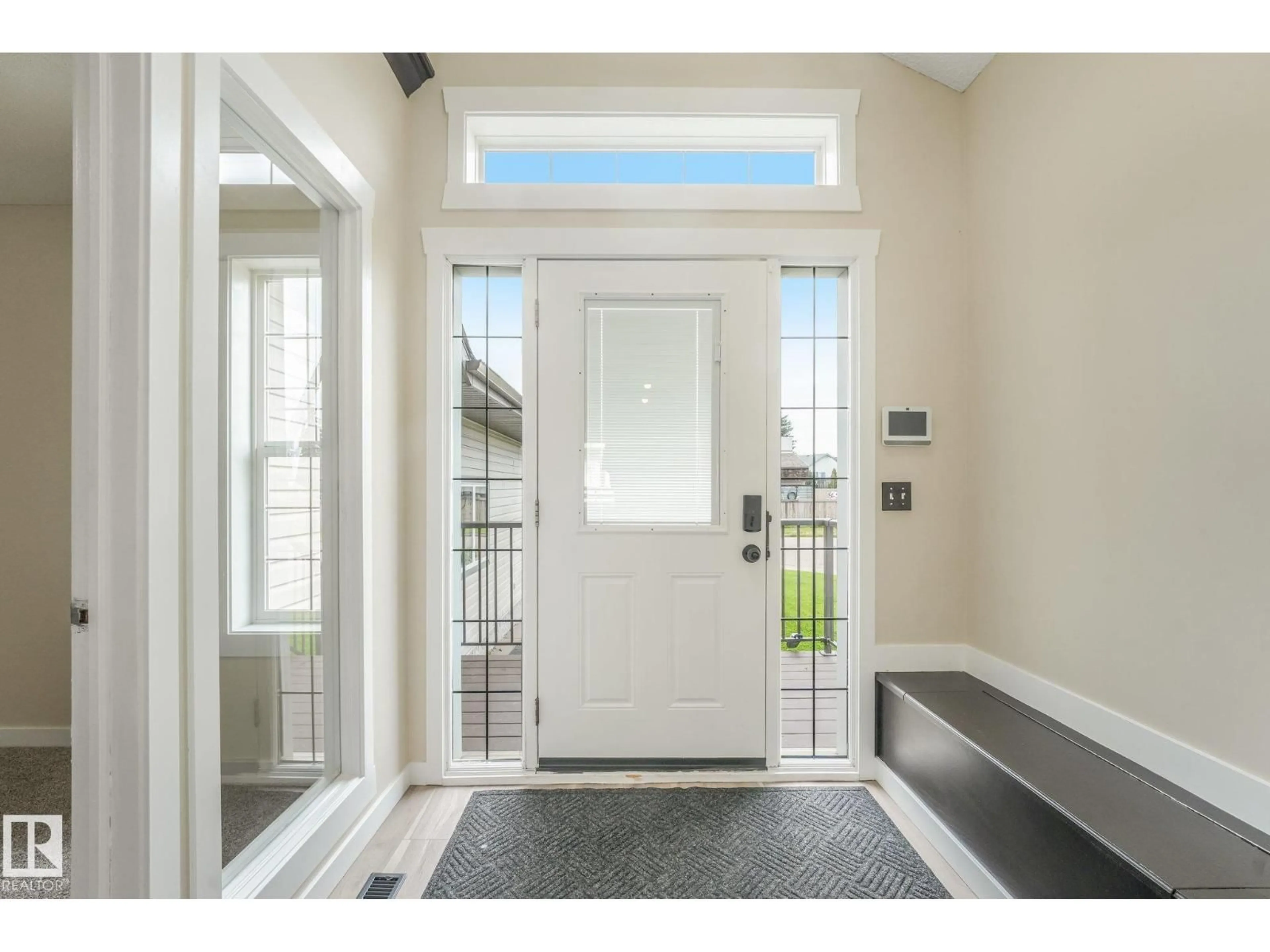 Indoor entryway for NW - 16523 89 ST, Edmonton Alberta T5Z3W8