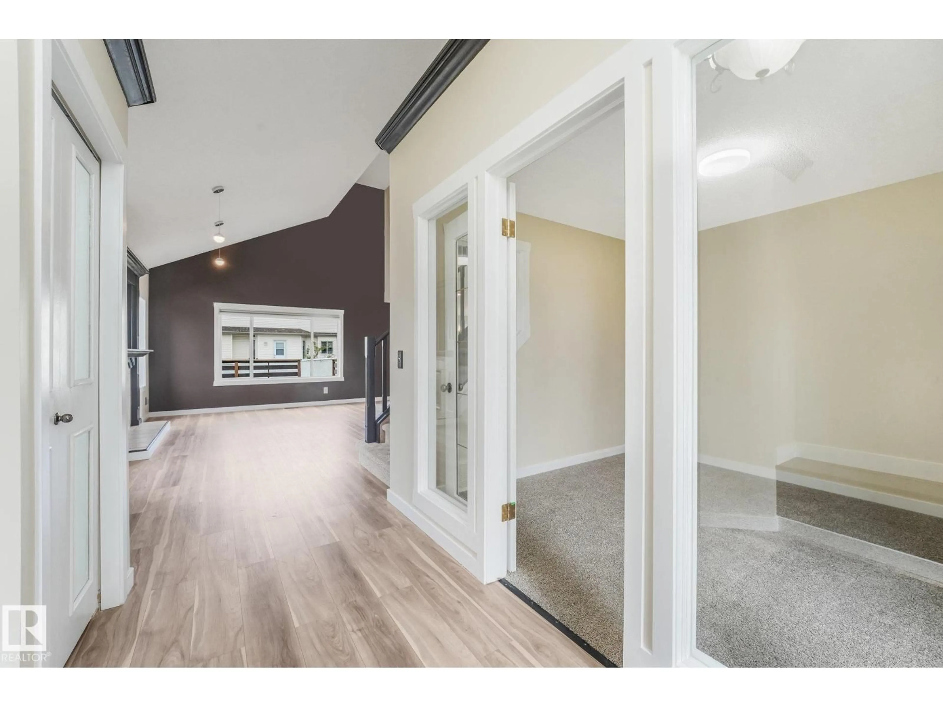 Indoor entryway for NW - 16523 89 ST, Edmonton Alberta T5Z3W8