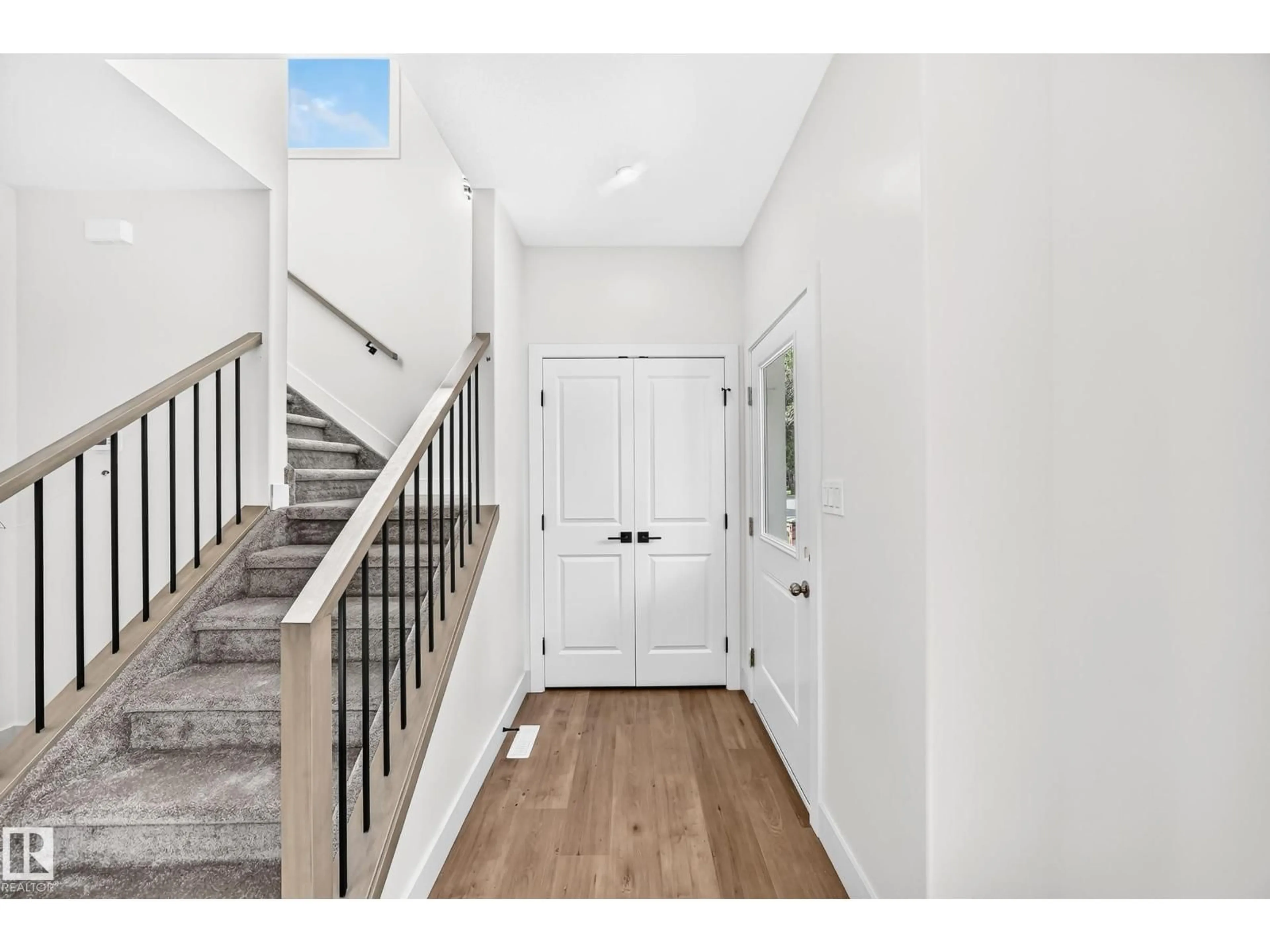 Indoor entryway for NW - 12411 86 ST, Edmonton Alberta T5B3L3