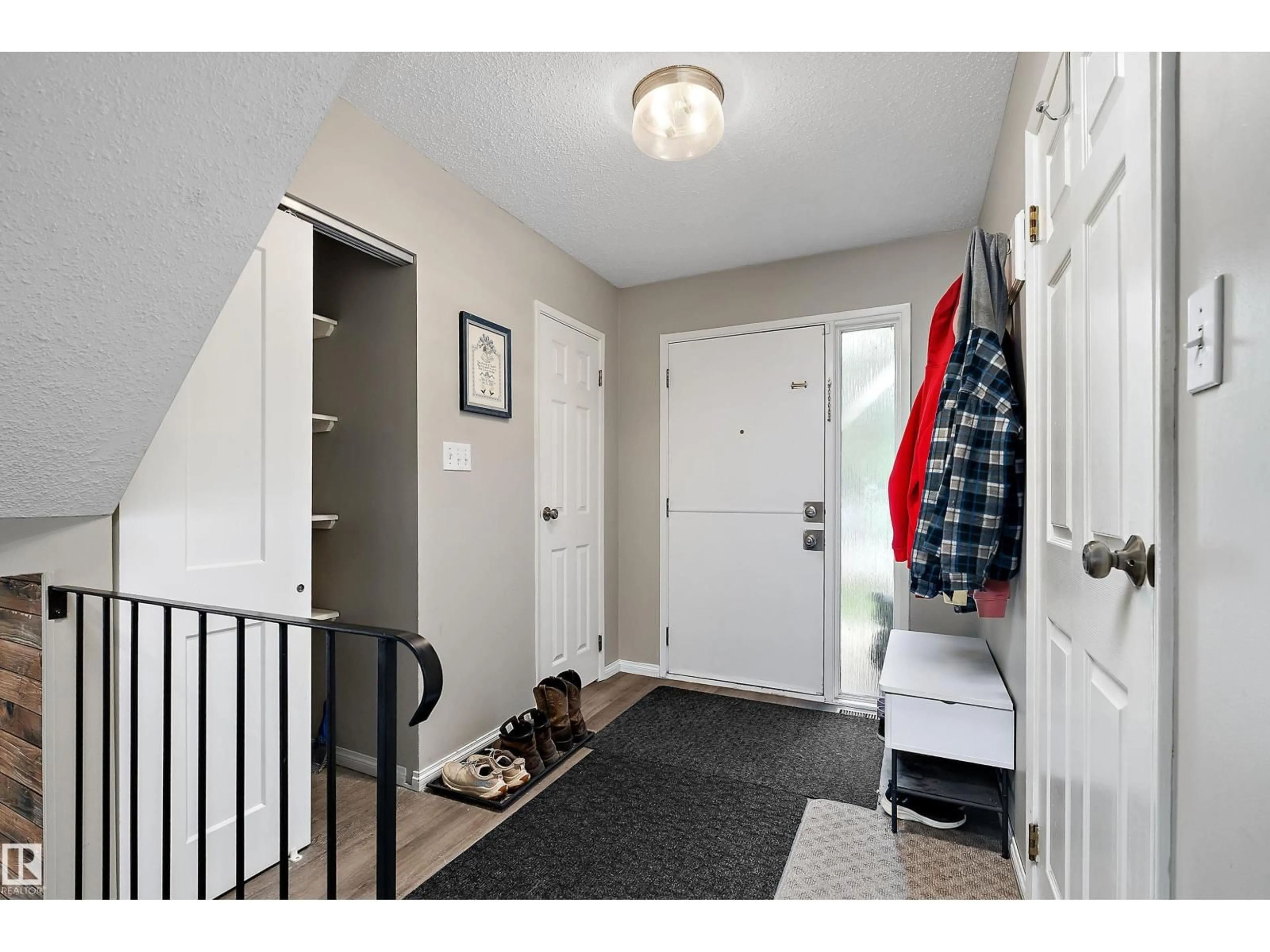 Indoor entryway for 3912 134 AV, Edmonton Alberta T5A3J8