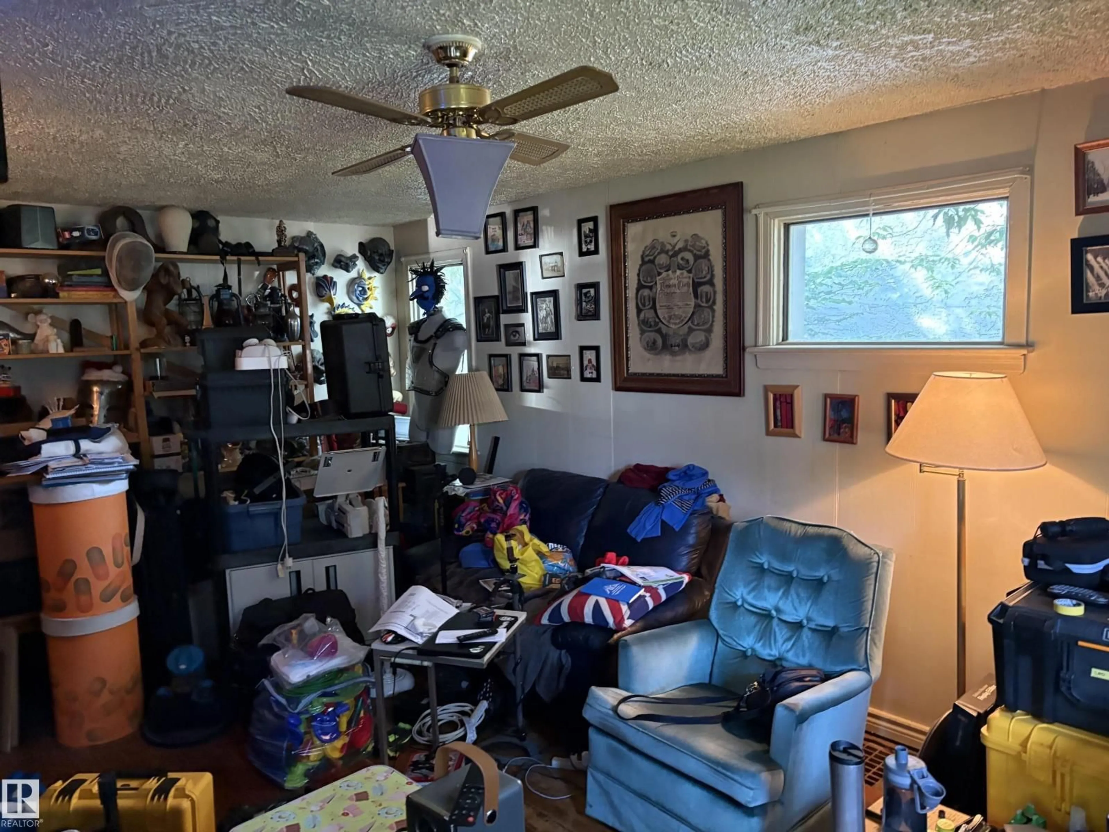 A pic of a room for NW - 12044 64 ST, Edmonton Alberta T5W4J6