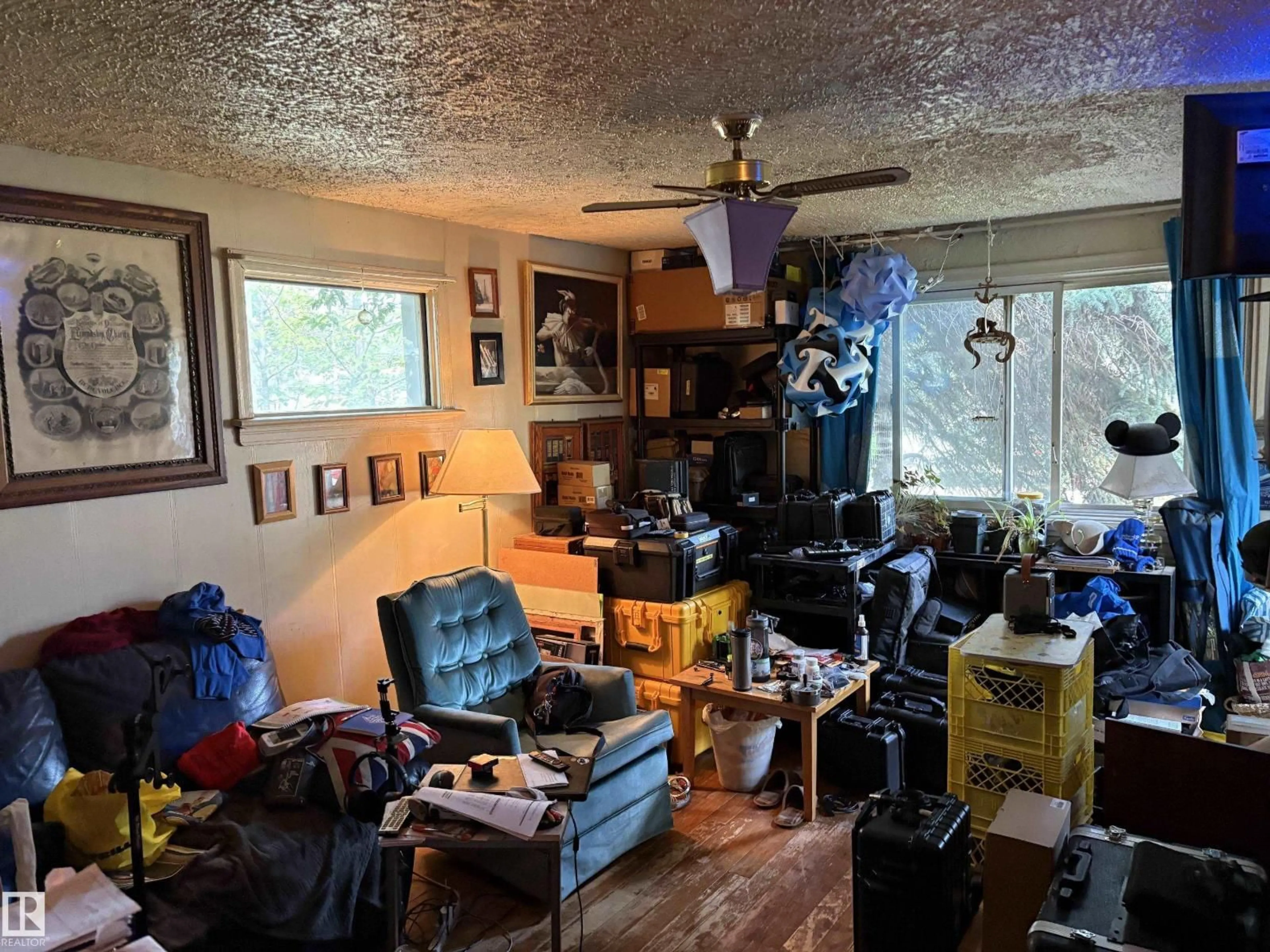 A pic of a room for NW - 12044 64 ST, Edmonton Alberta T5W4J6