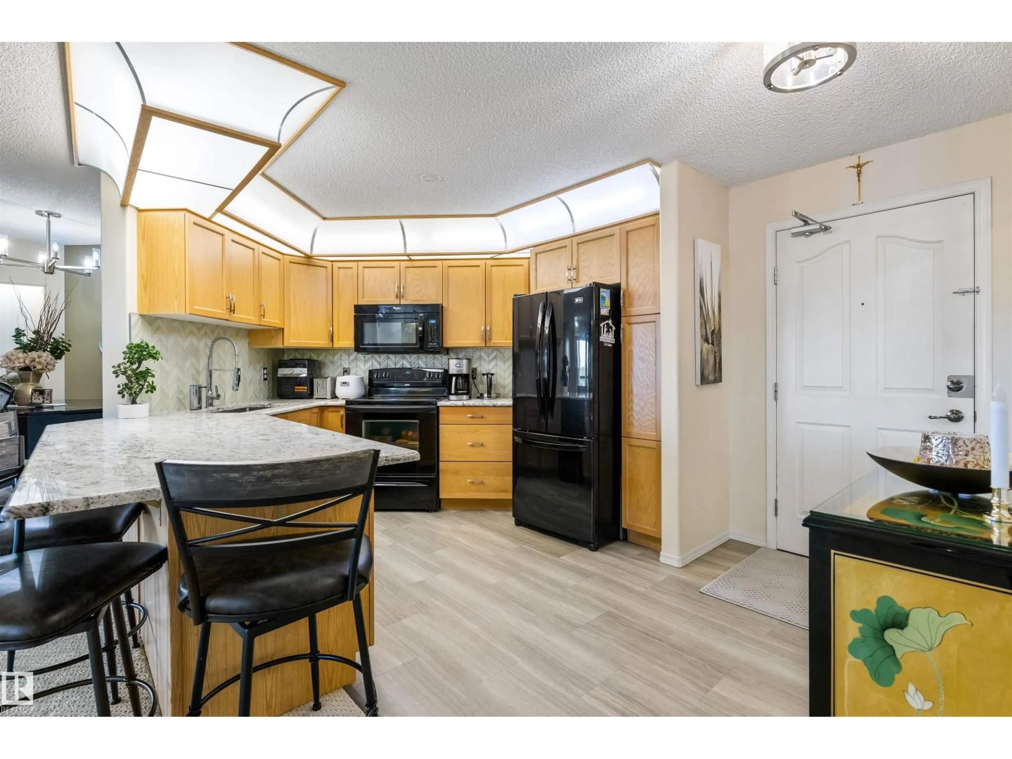 Standard kitchen, unknown for 233 SUDER GREENS DR, Edmonton Alberta T5T6X6
