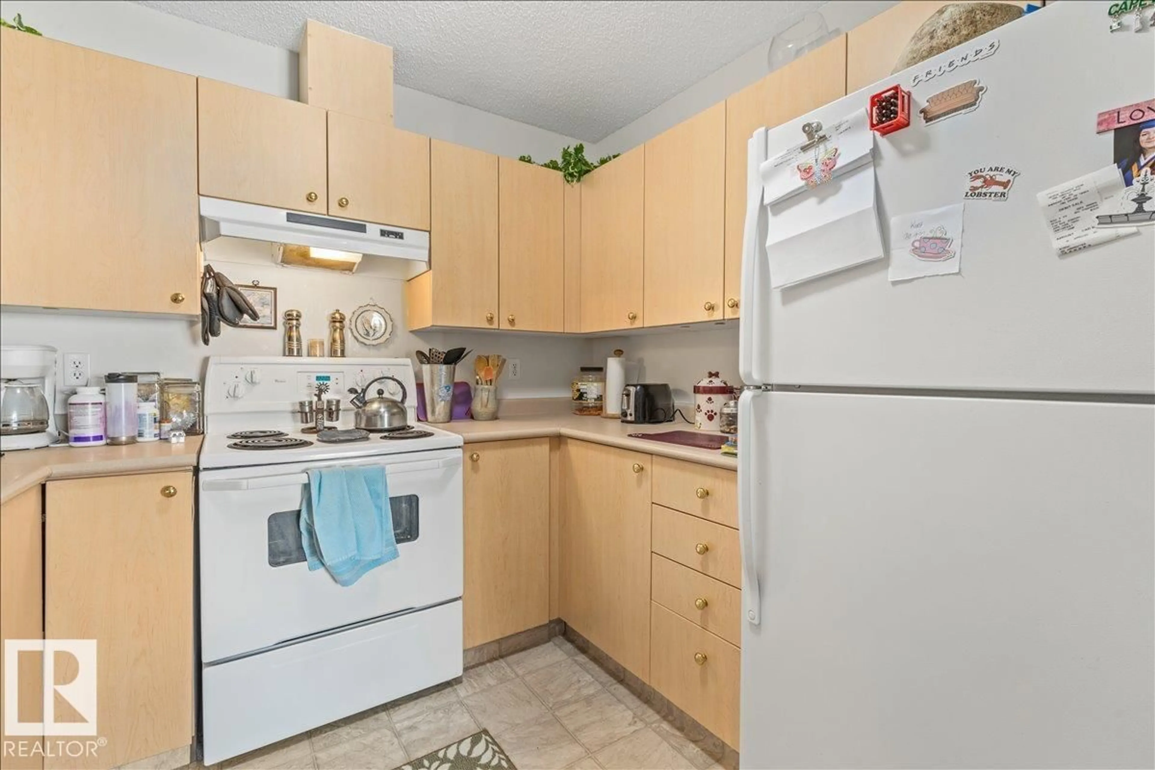 Standard kitchen, unknown for 106B - 114 WESTPARK DR, Fort Saskatchewan Alberta T8L4M2