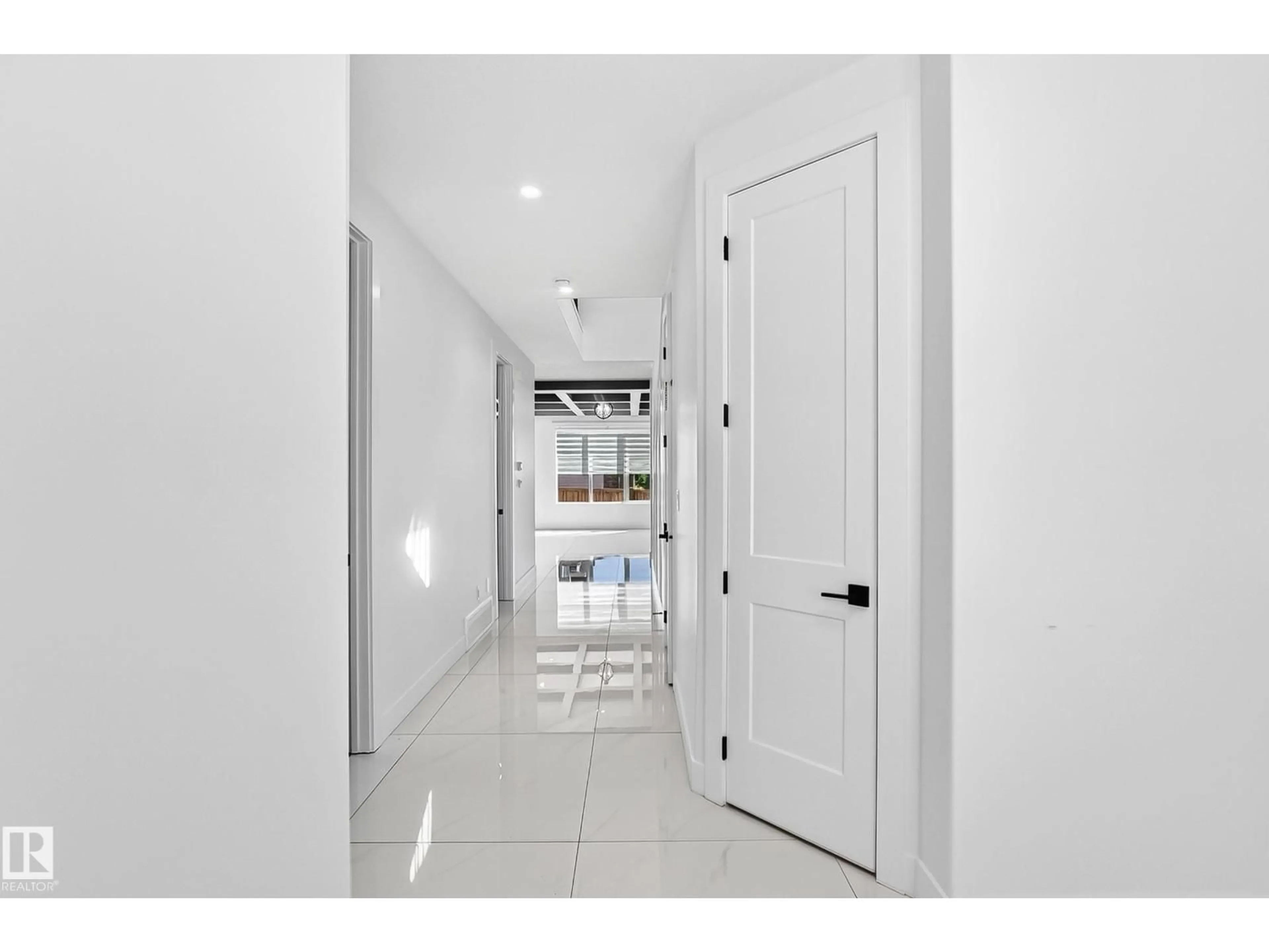Indoor entryway for 3101 SOLEIL BV, Beaumont Alberta T4X2T5