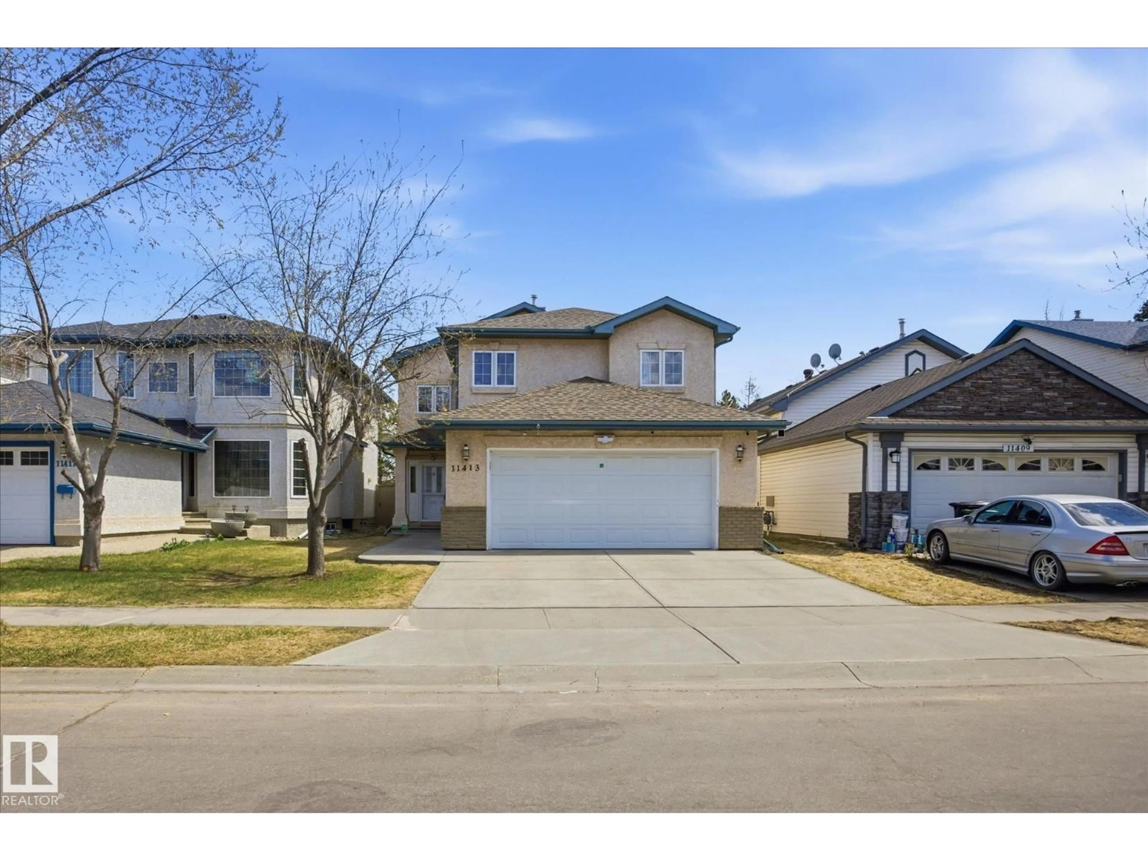 A pic from outside/outdoor area/front of a property/back of a property/a pic from drone, street for NW - 11413 118 ST, Edmonton Alberta T5G3J3