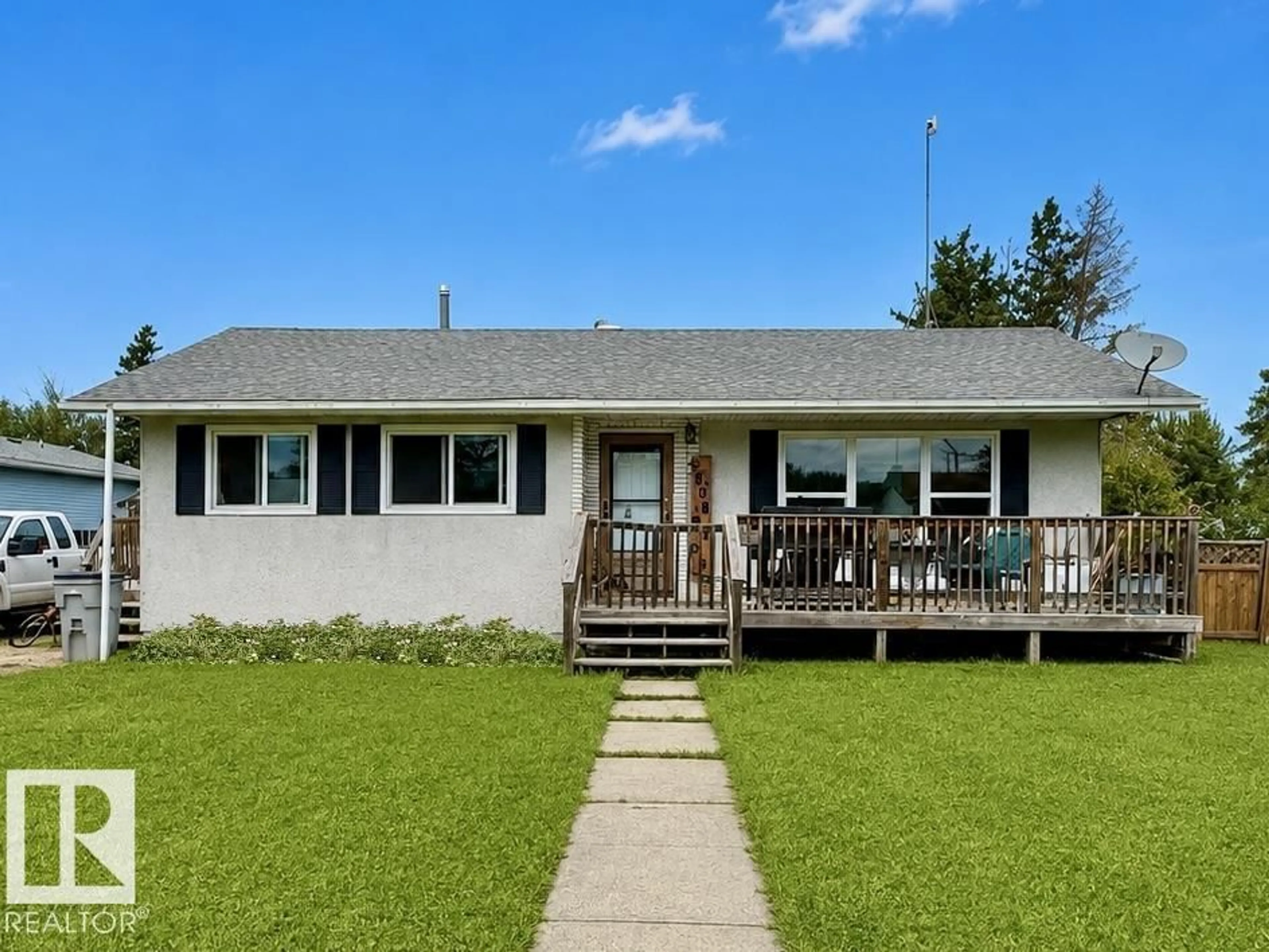Home with vinyl exterior material, unknown for 4808 52 AV, Wildwood Alberta T0E2M0