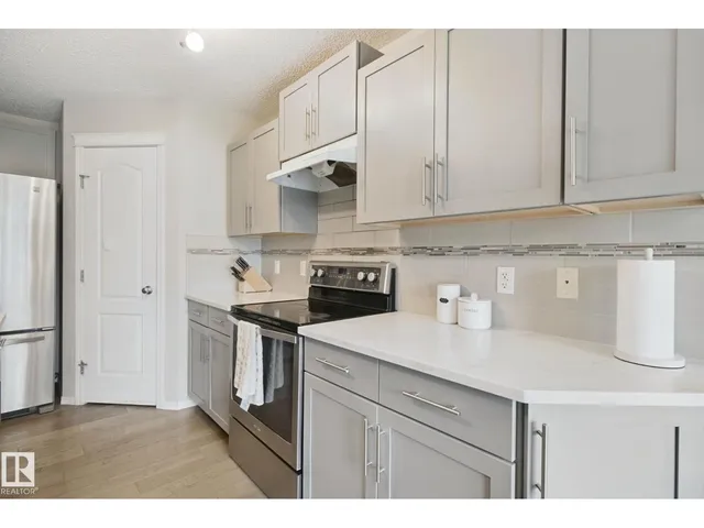 SW - 735 176 ST, Edmonton 4