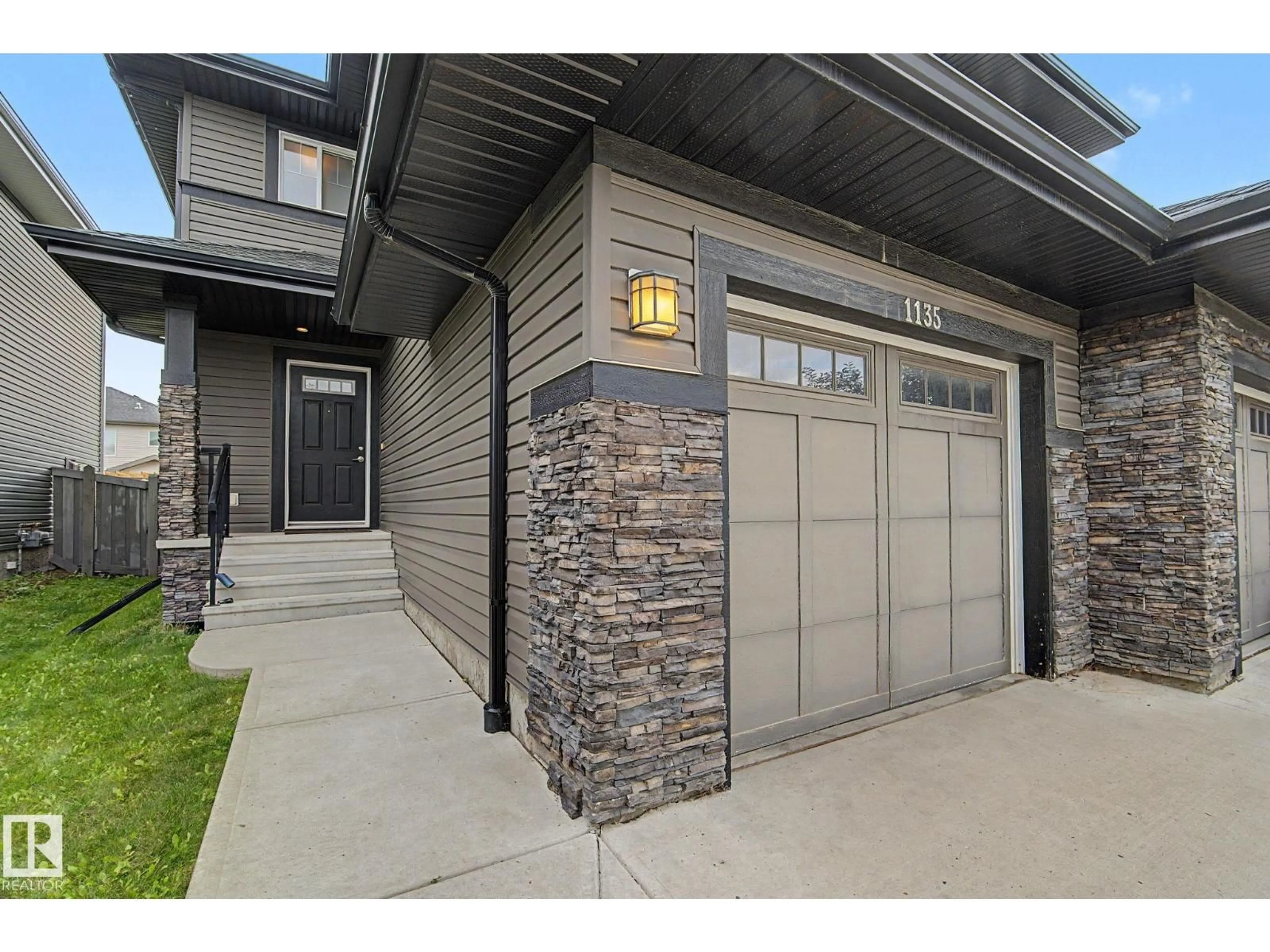 Unknown for SW - 1135 177 ST, Edmonton Alberta T6W1Z9