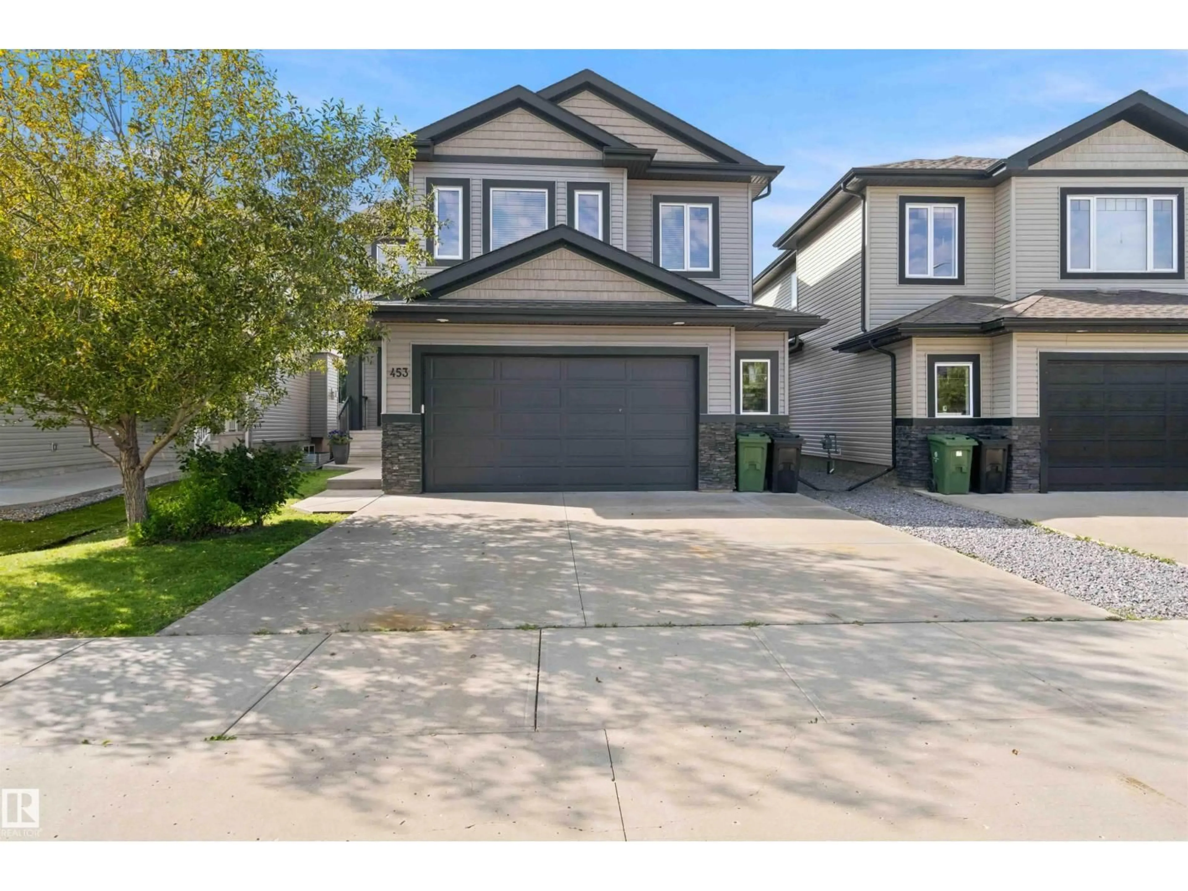 Home with vinyl exterior material, street for 453 MEADOWVIEW DR, Fort Saskatchewan Alberta T8L0N9