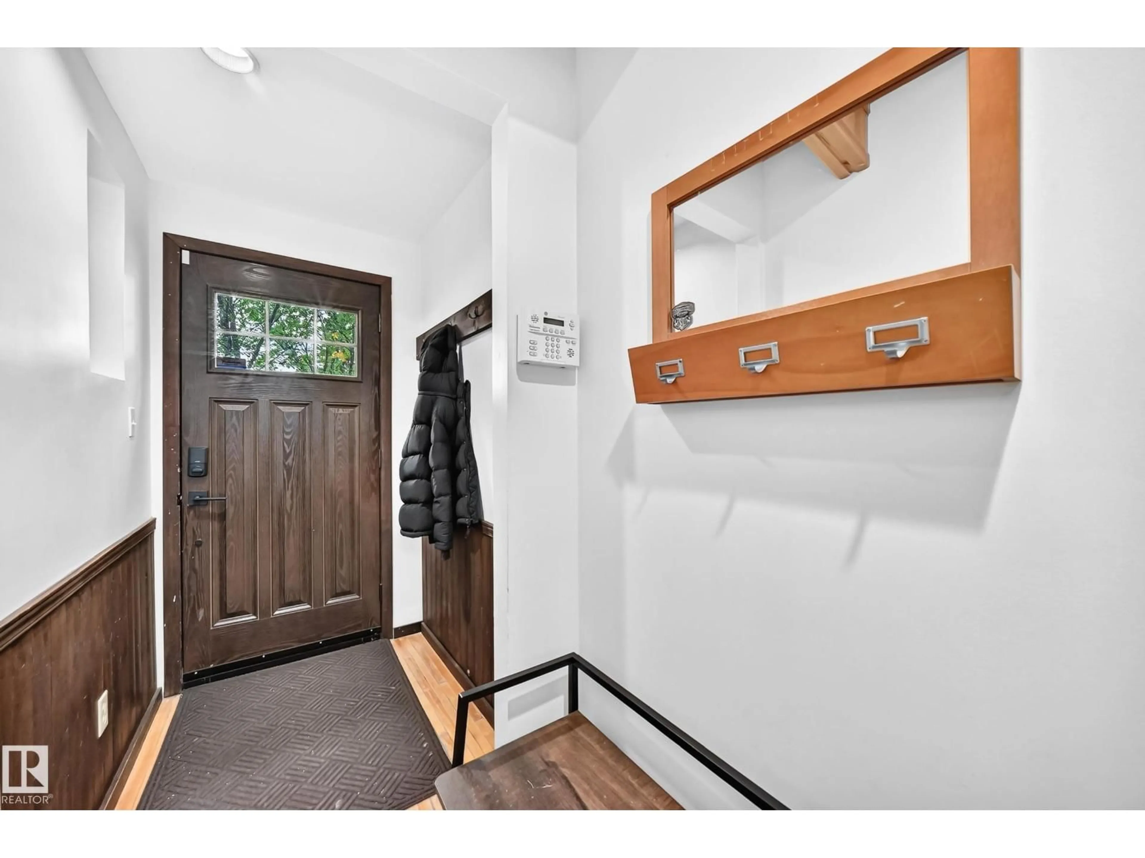 Indoor entryway for NW - 11419 126 ST, Edmonton Alberta T5M0R7