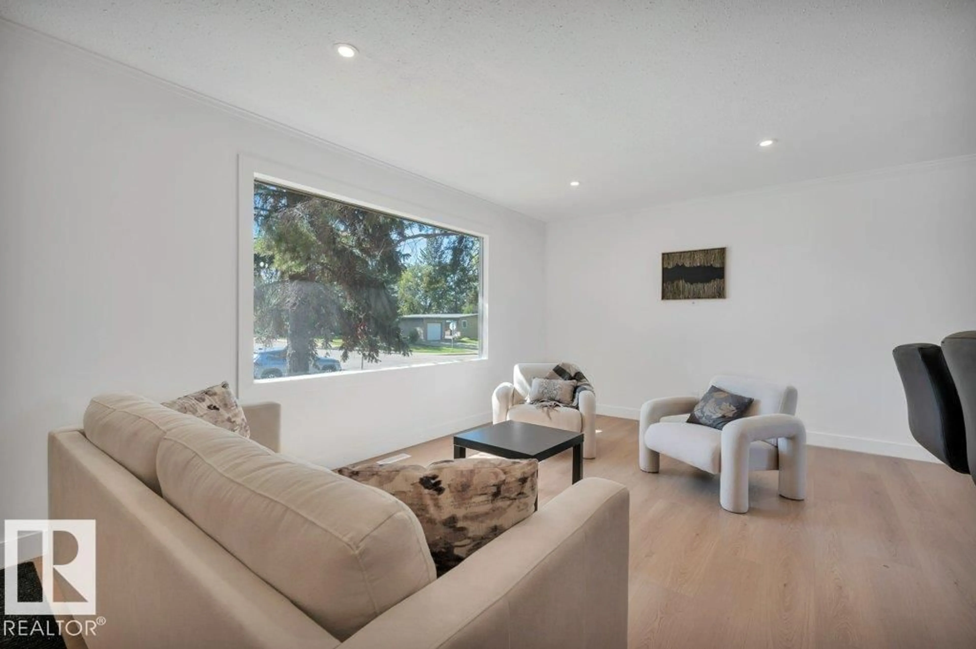 Living room with furniture, unknown for 899 ALDER AV, Sherwood Park Alberta T8A1V4