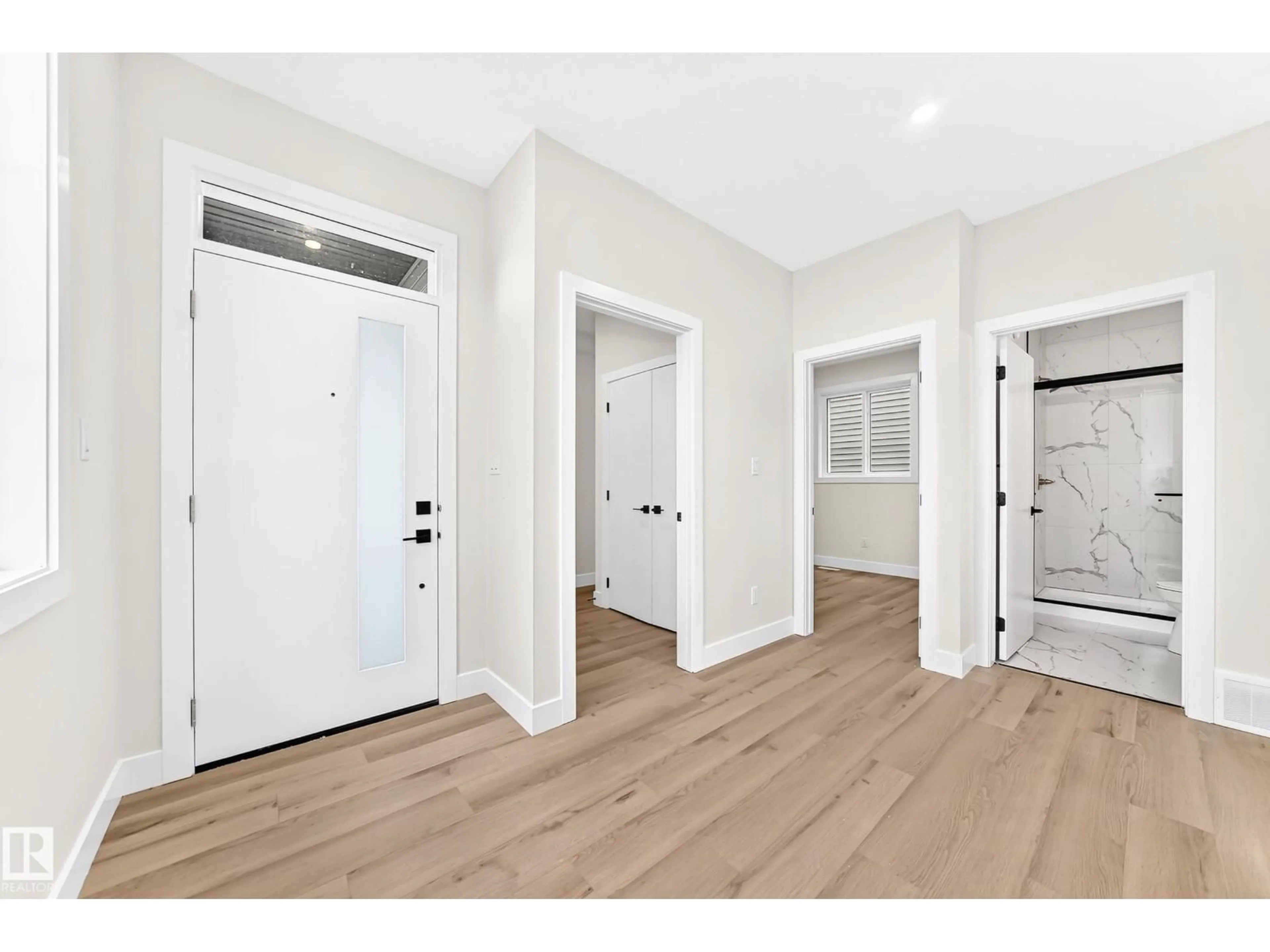 Indoor entryway for 1 ELLIOTT WD, Fort Saskatchewan Alberta T8L0Z4