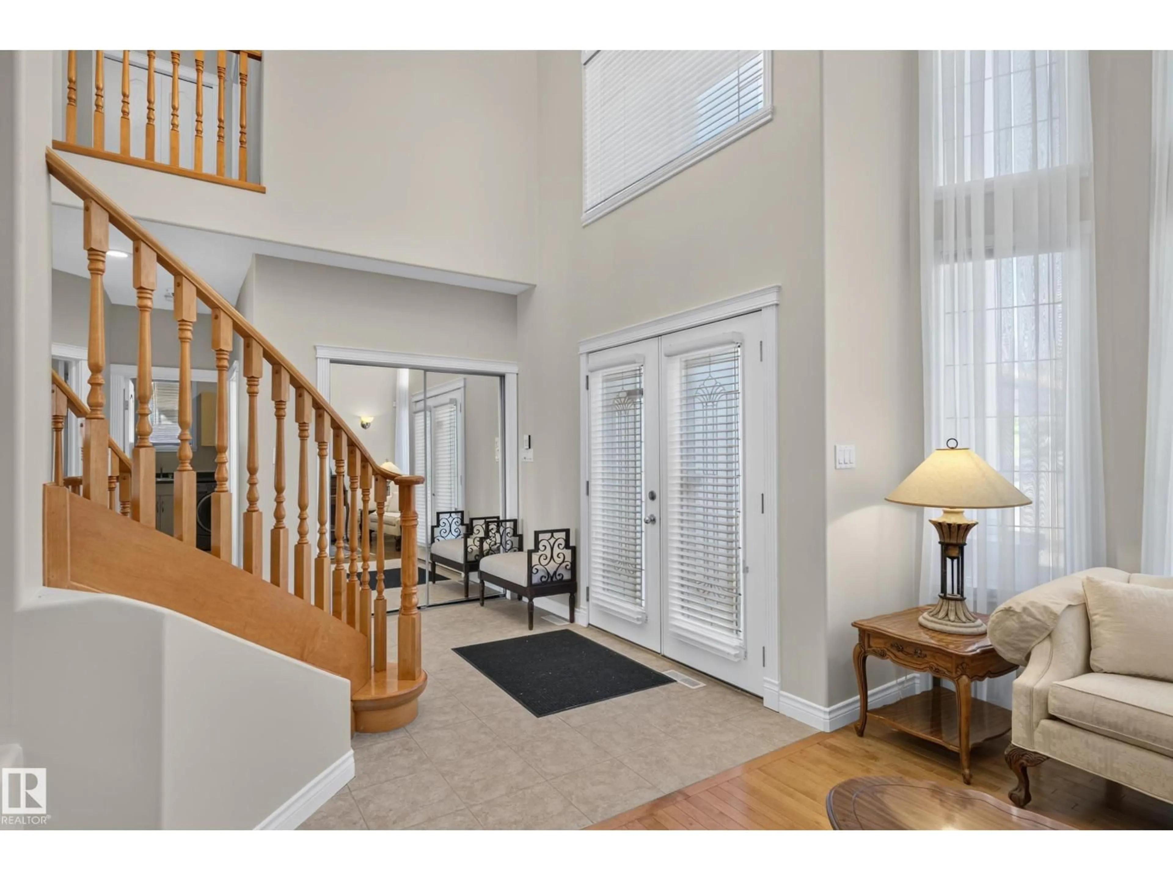 Indoor foyer for NW - 13527 158 AV, Edmonton Alberta T6V1S3