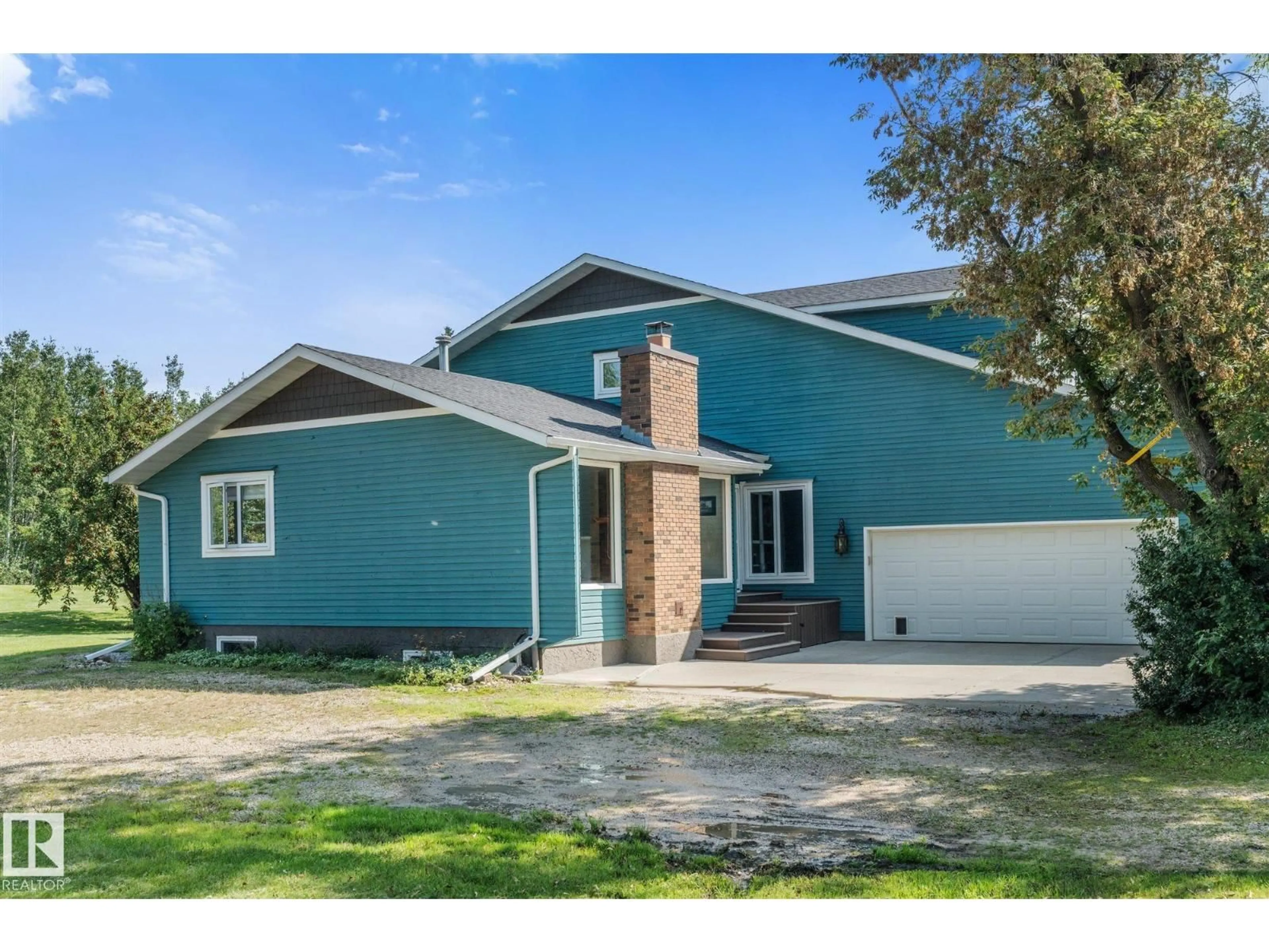 Home with vinyl exterior material, street for 17 - 27208 TWP ROAD 534, Rural Parkland County Alberta T7X3N2