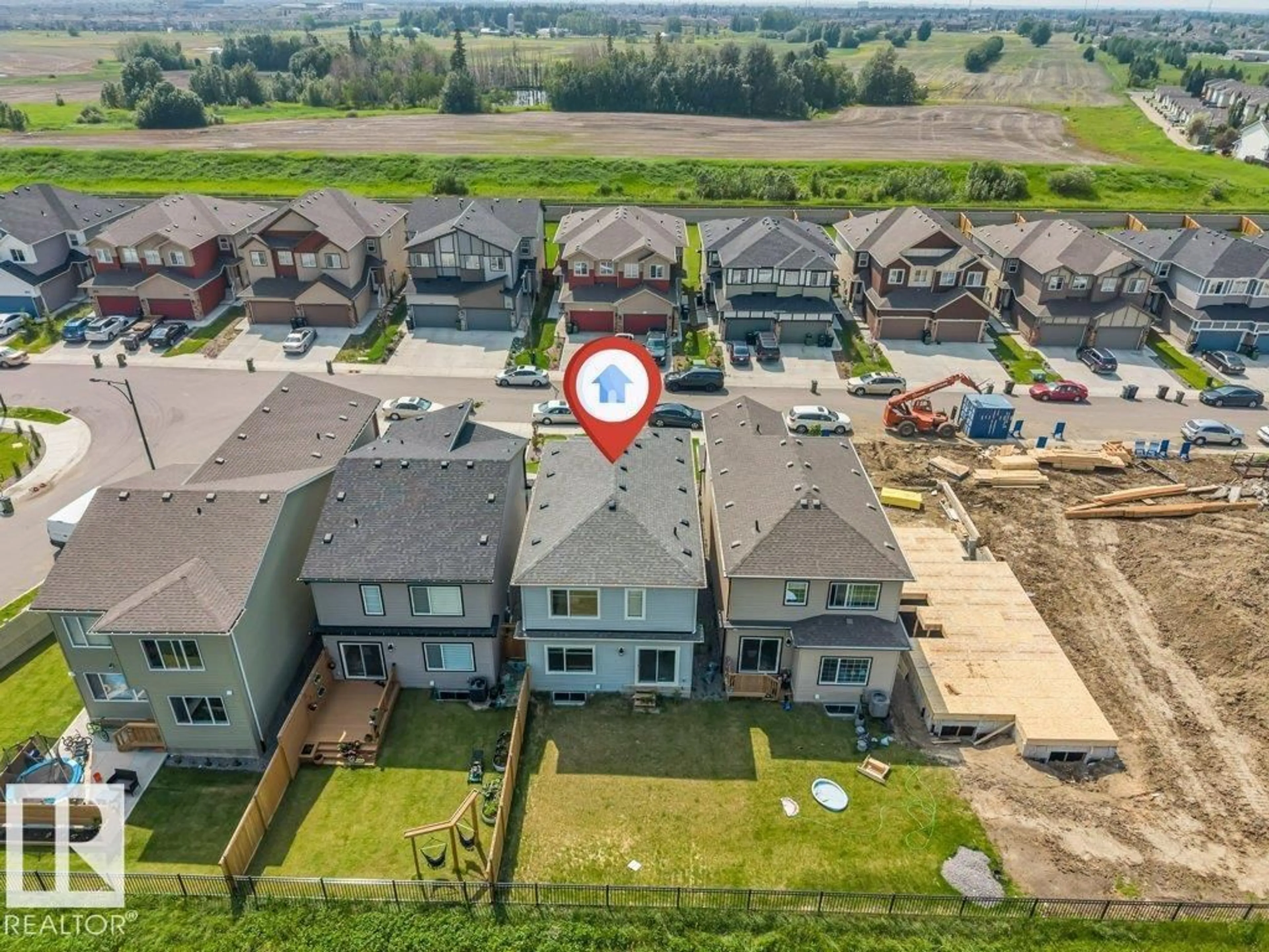 A pic from outside/outdoor area/front of a property/back of a property/a pic from drone, street for 3111 9 ST, Edmonton Alberta T6T2V6