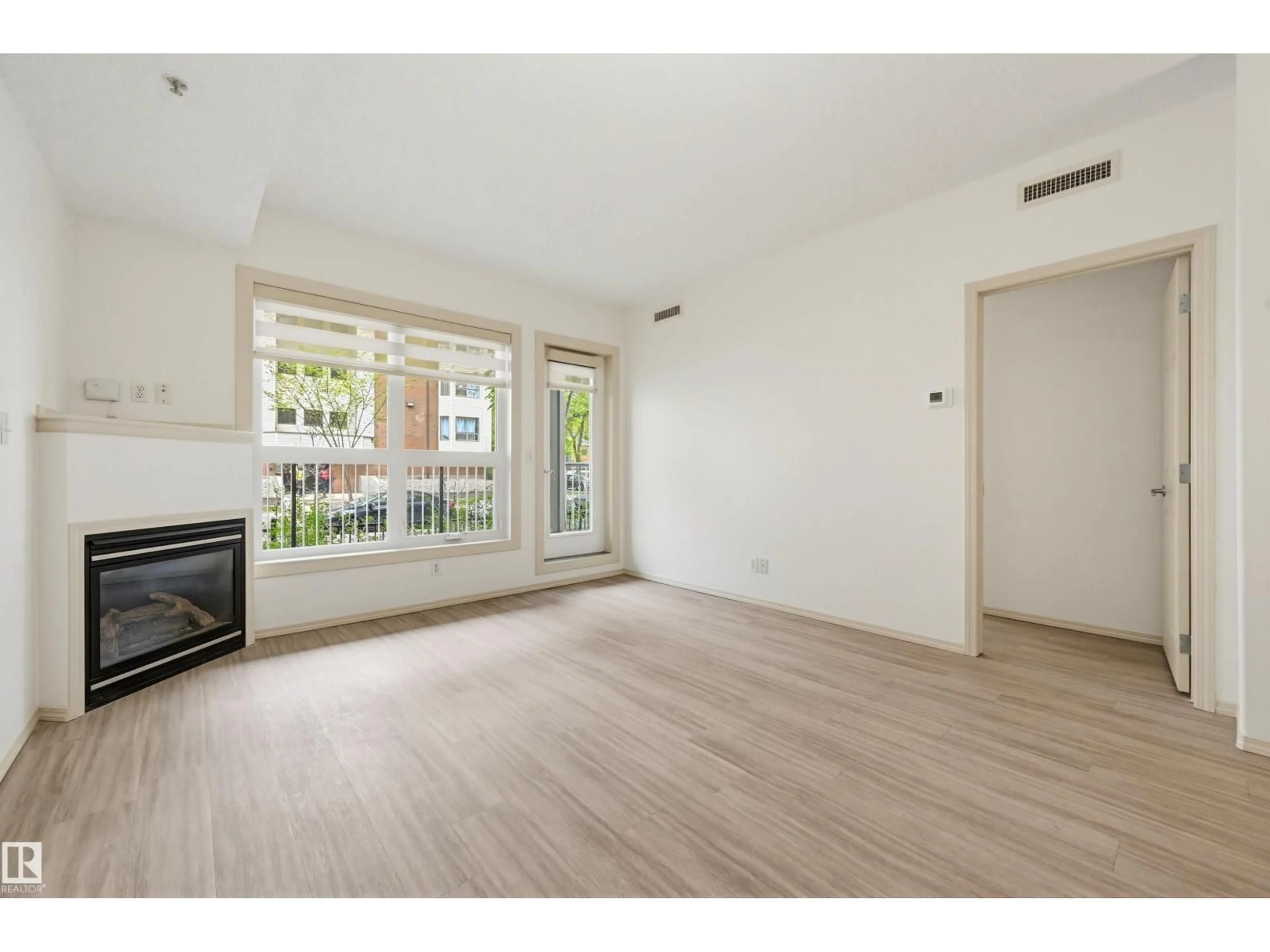 A pic of a room for #102 - 11103 84 AV, Edmonton Alberta T6G2X4