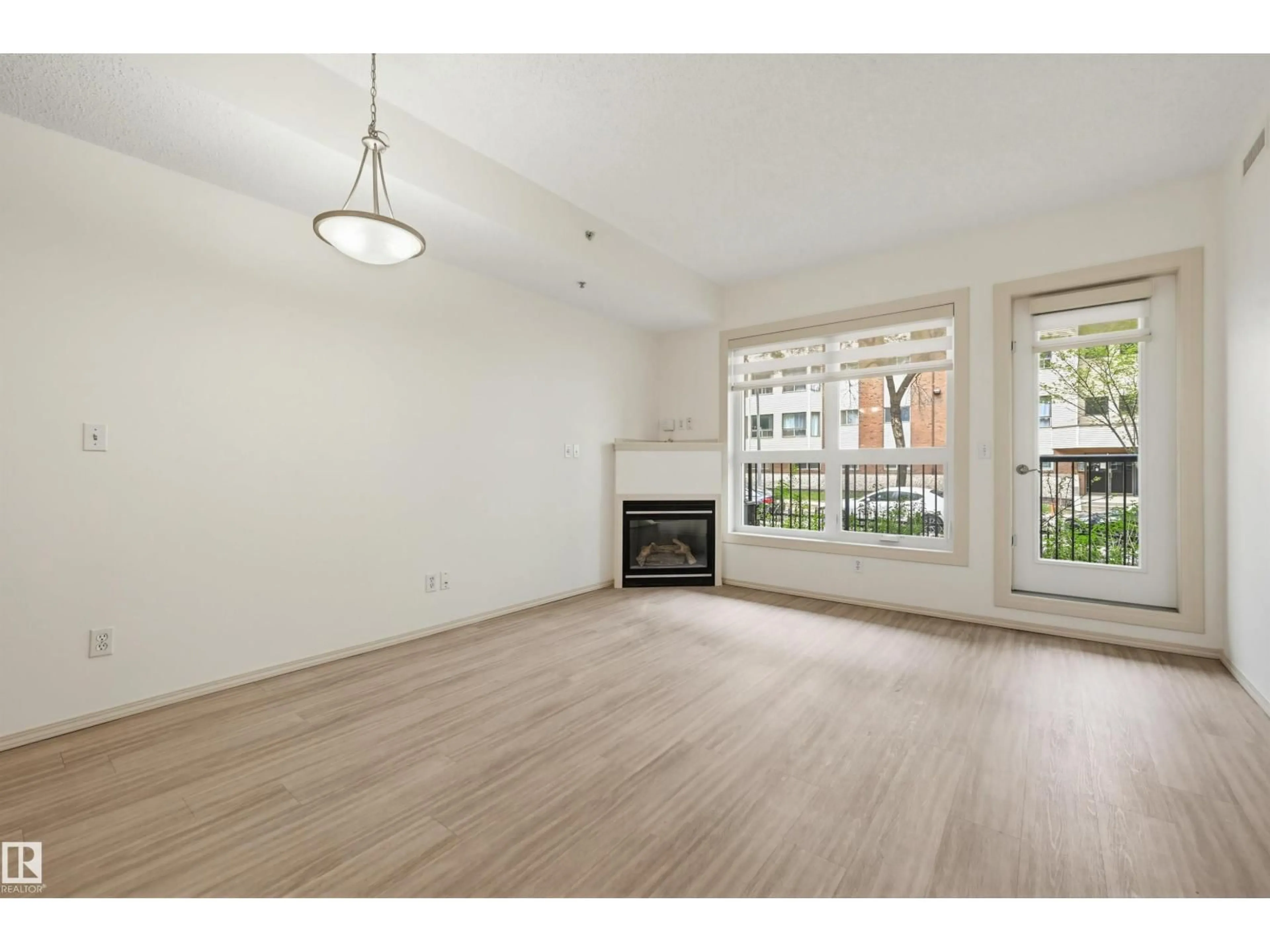 A pic of a room for #102 - 11103 84 AV, Edmonton Alberta T6G2X4