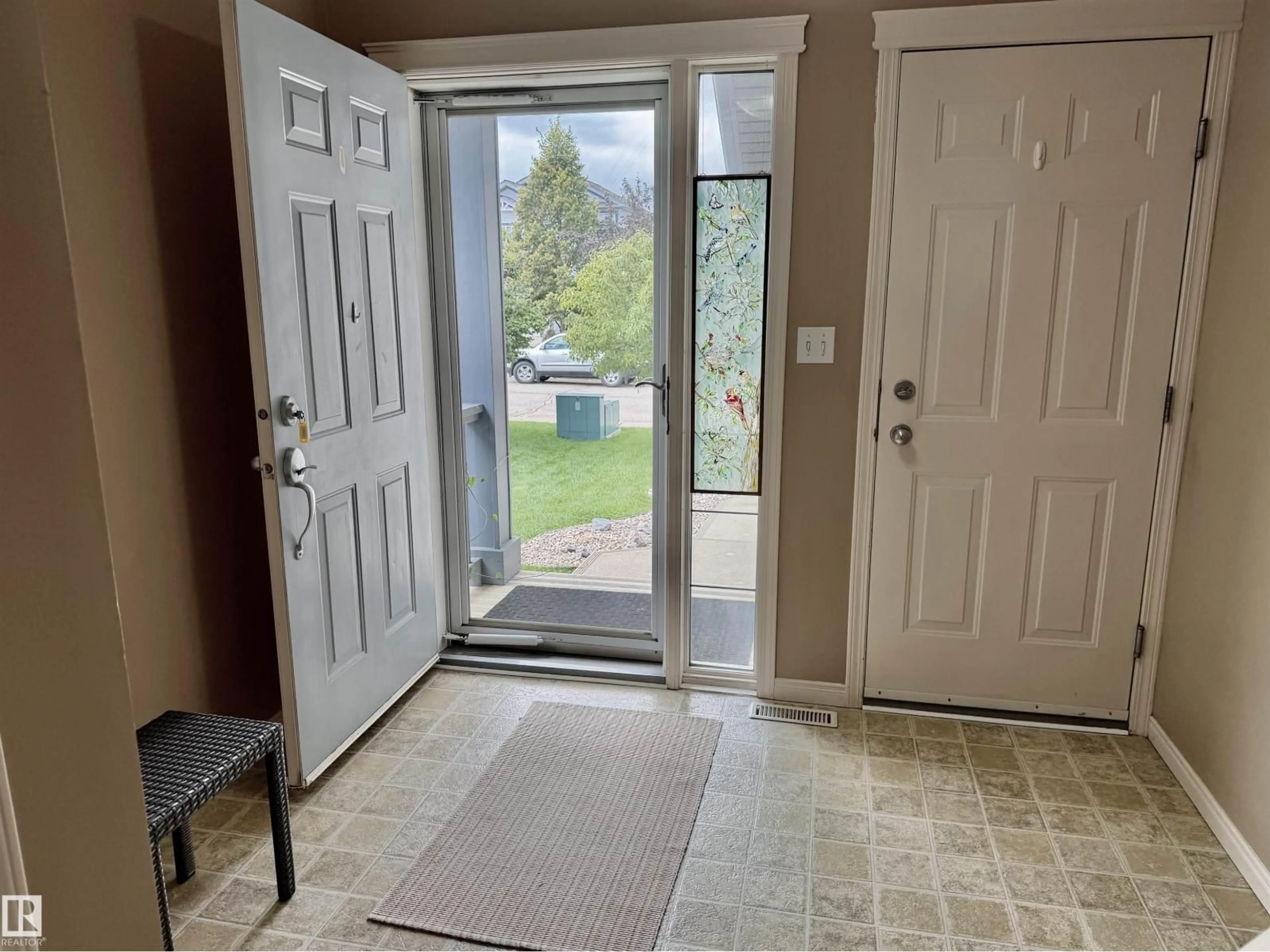 Indoor entryway for 36 NEWCASTLE, Sherwood Park Alberta T8A6E9