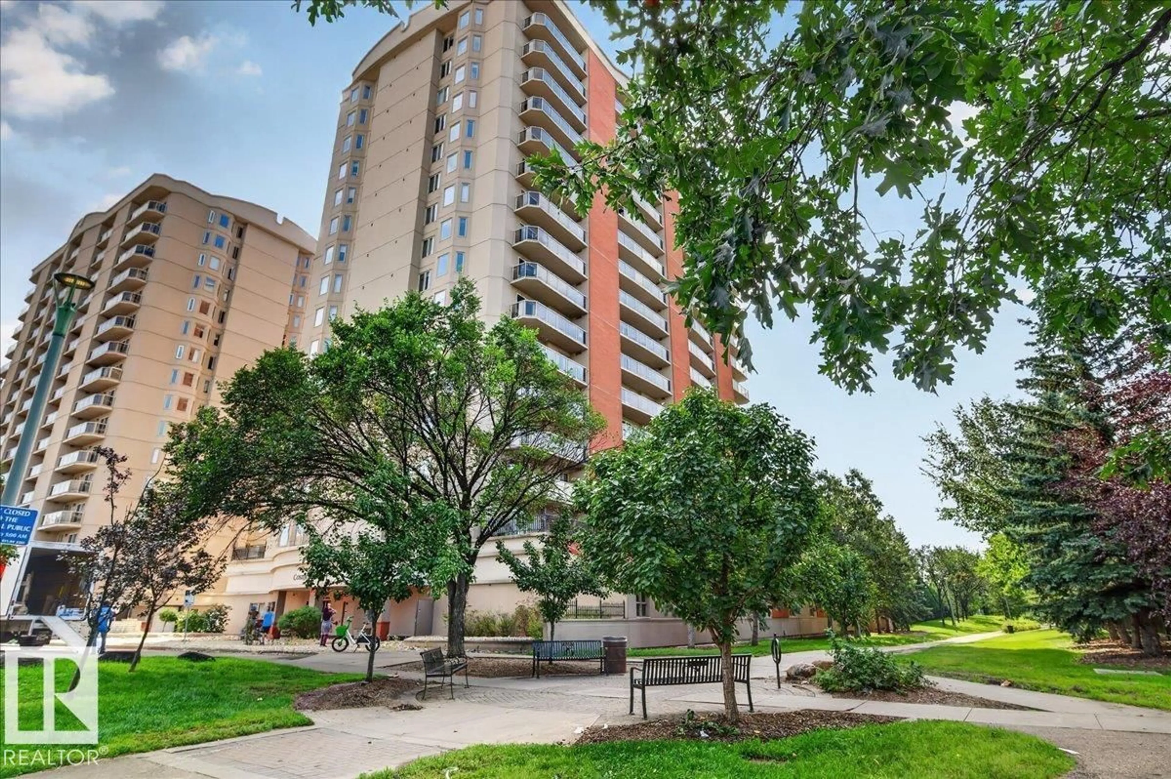 Patio, unknown for 10909 - 1102 103 AV, Edmonton Alberta T5K2W7