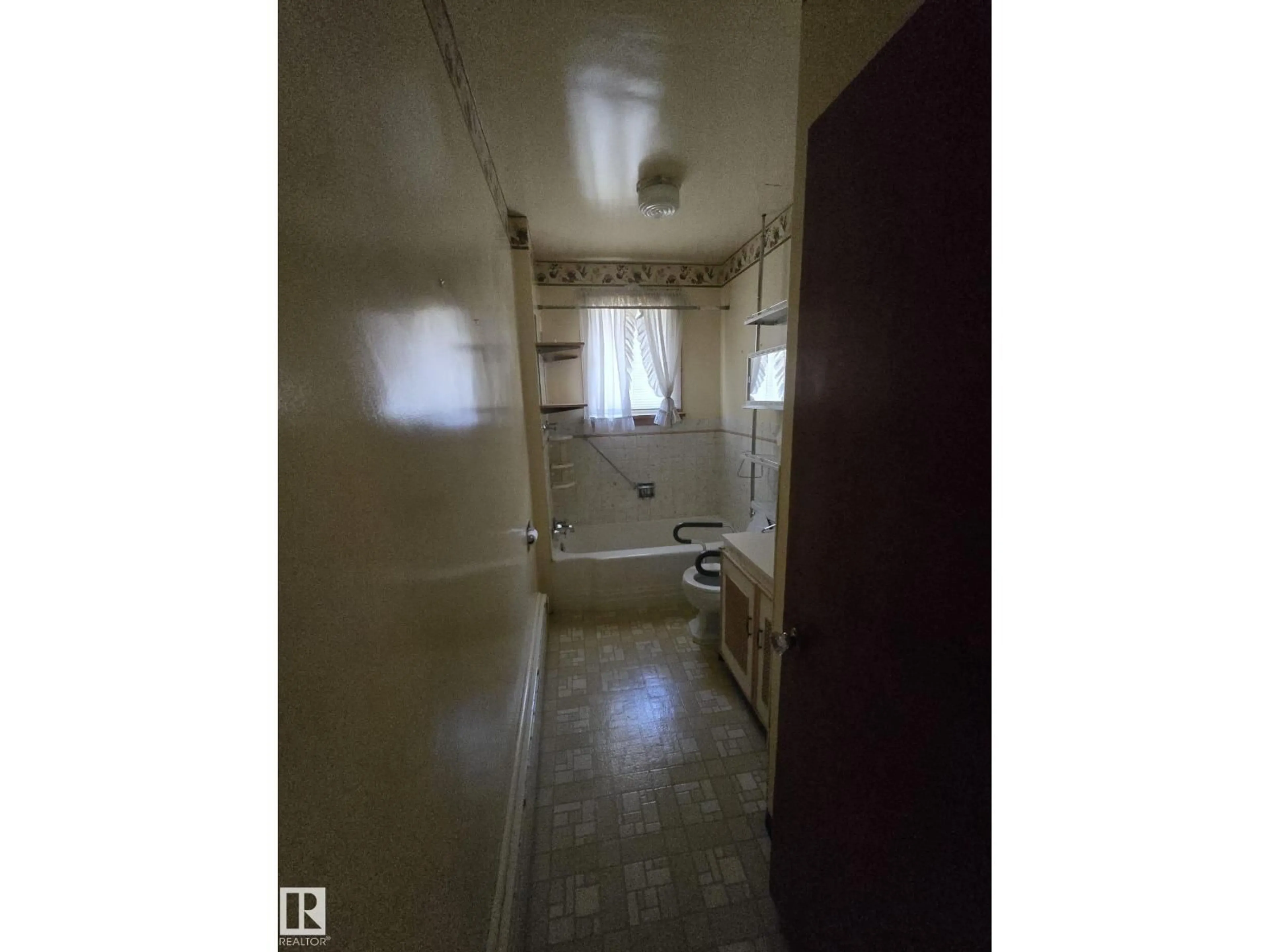 A pic of a room for 9839 81 AV, Edmonton Alberta T6E1W4