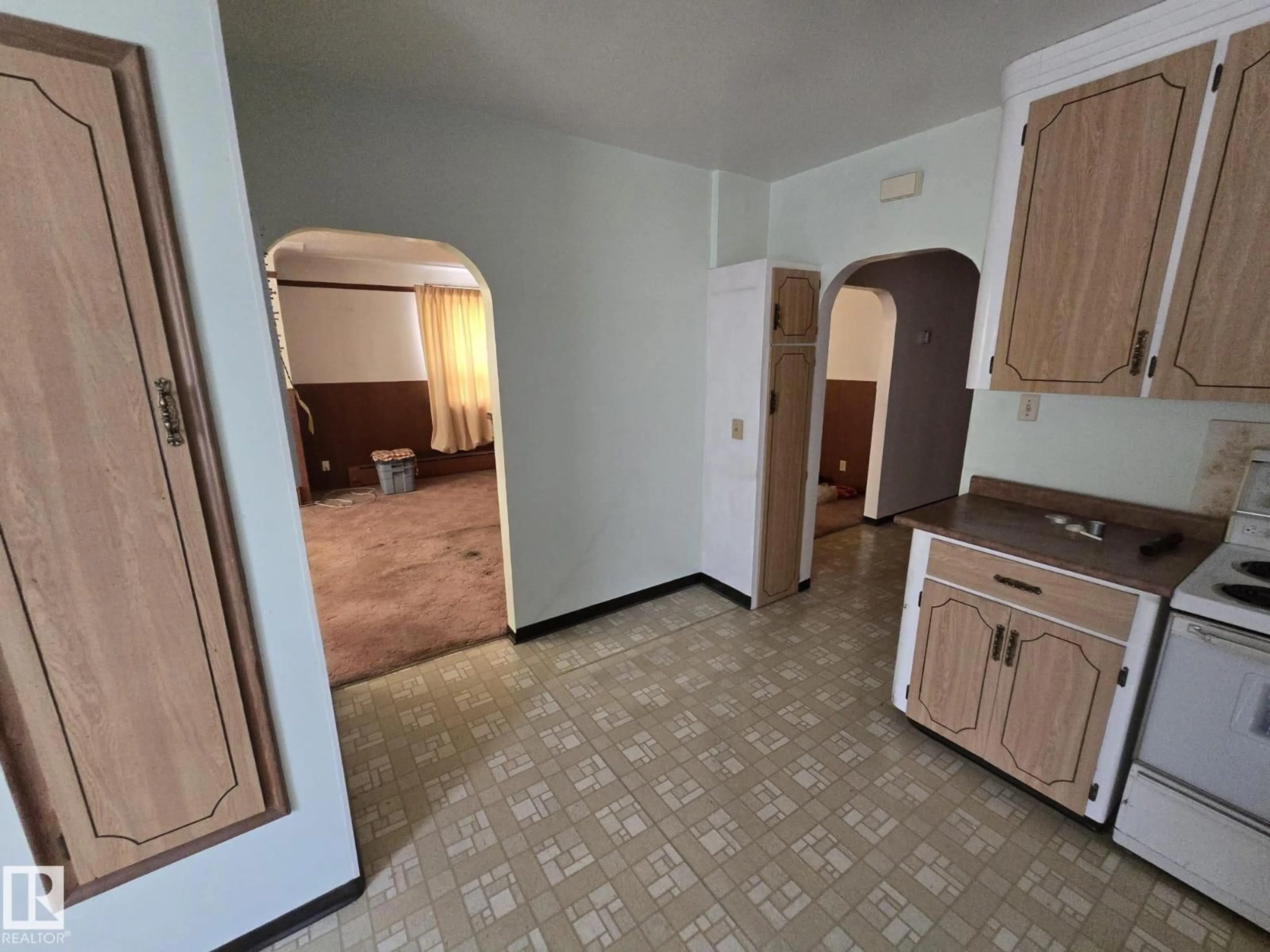 A pic of a room for 9839 81 AV, Edmonton Alberta T6E1W4