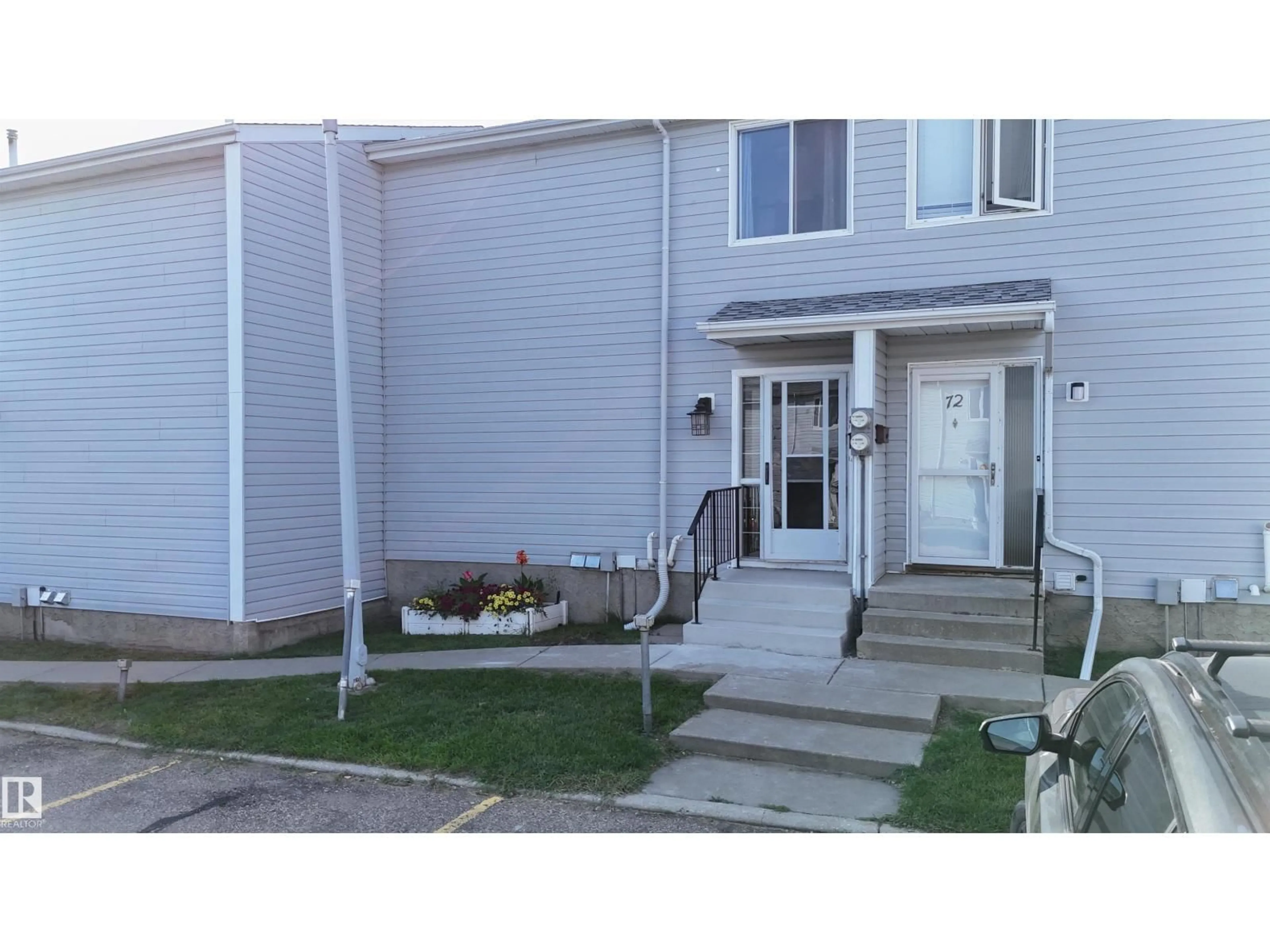 Unknown for 71 AMBERLY CT, Edmonton Alberta T5A2H9