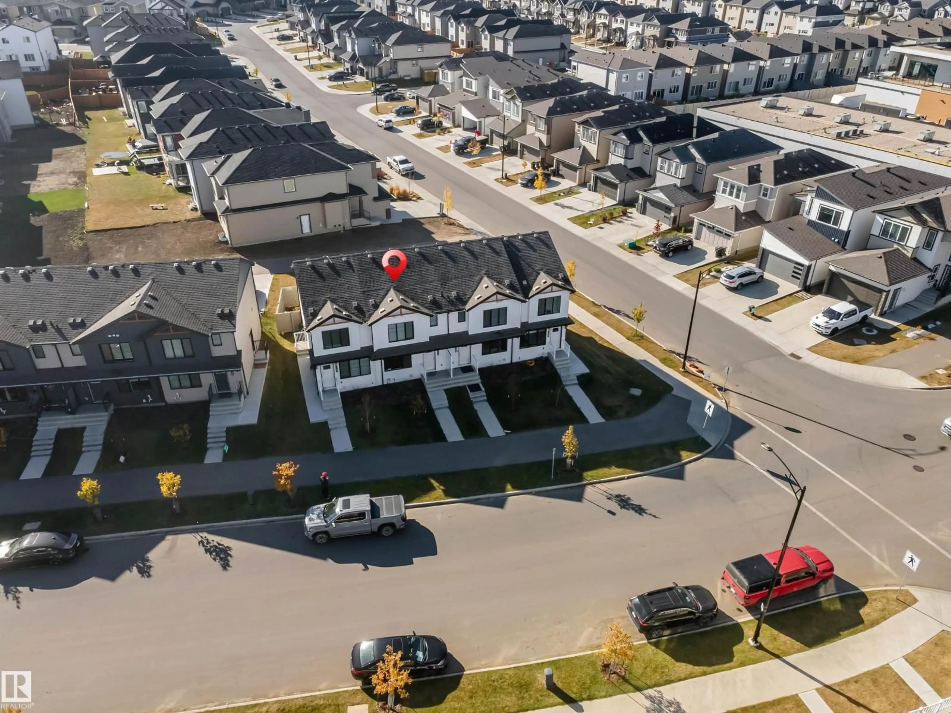 A pic from outside/outdoor area/front of a property/back of a property/a pic from drone, street for 1183 ASTER BV, Edmonton Alberta T6T2S2