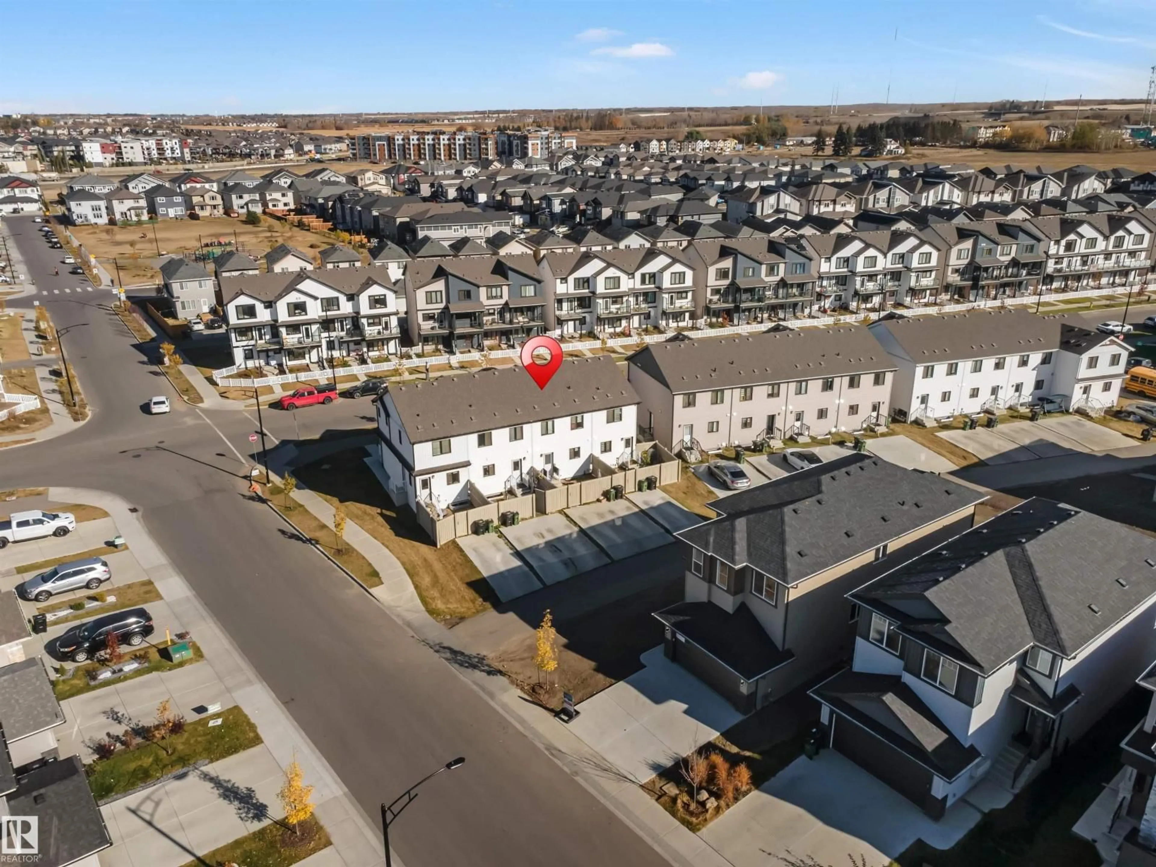 A pic from outside/outdoor area/front of a property/back of a property/a pic from drone, street for 1183 ASTER BV, Edmonton Alberta T6T2S2