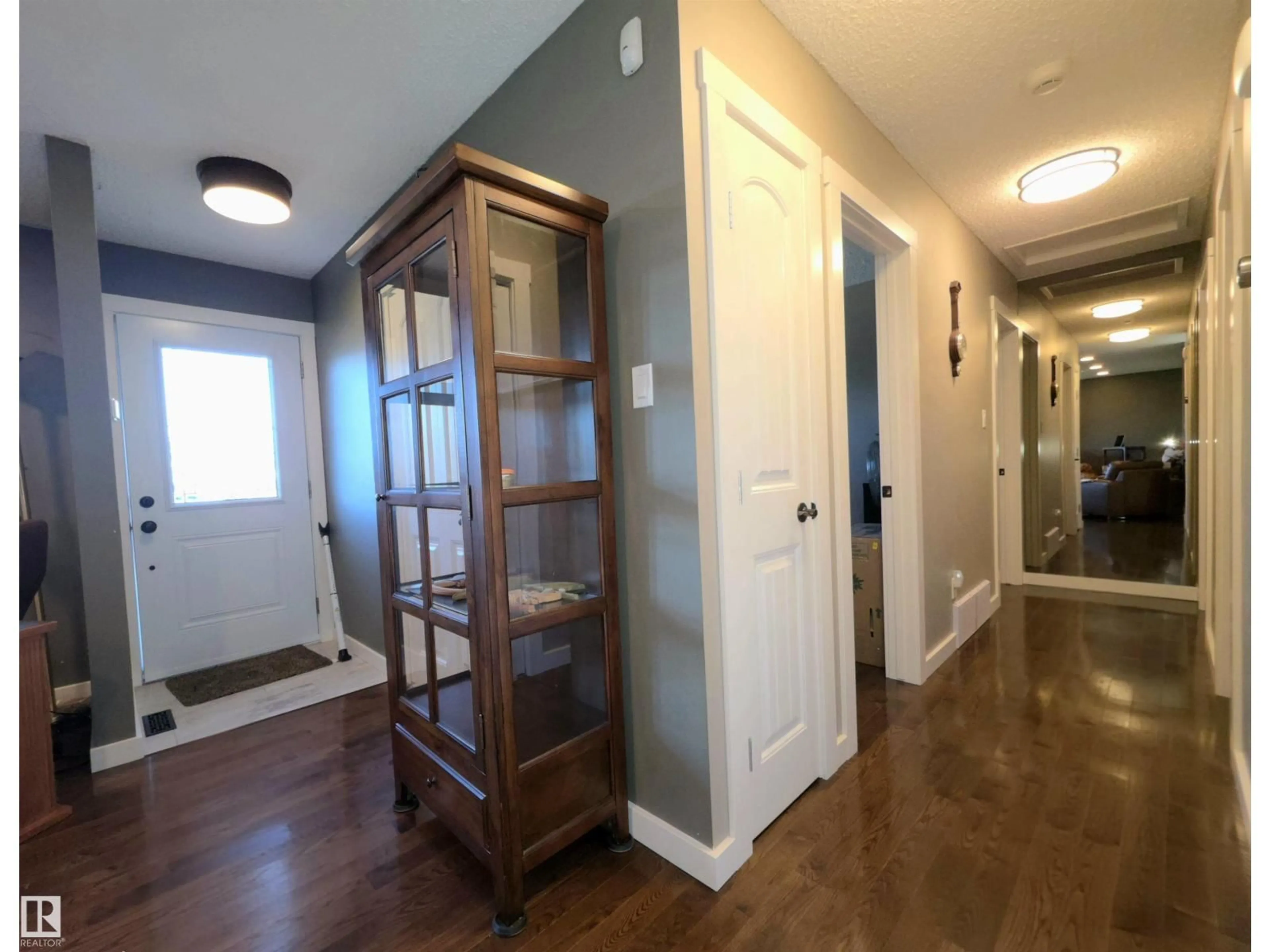 Indoor entryway for 10543 109 ST, Westlock Alberta T7P1A9