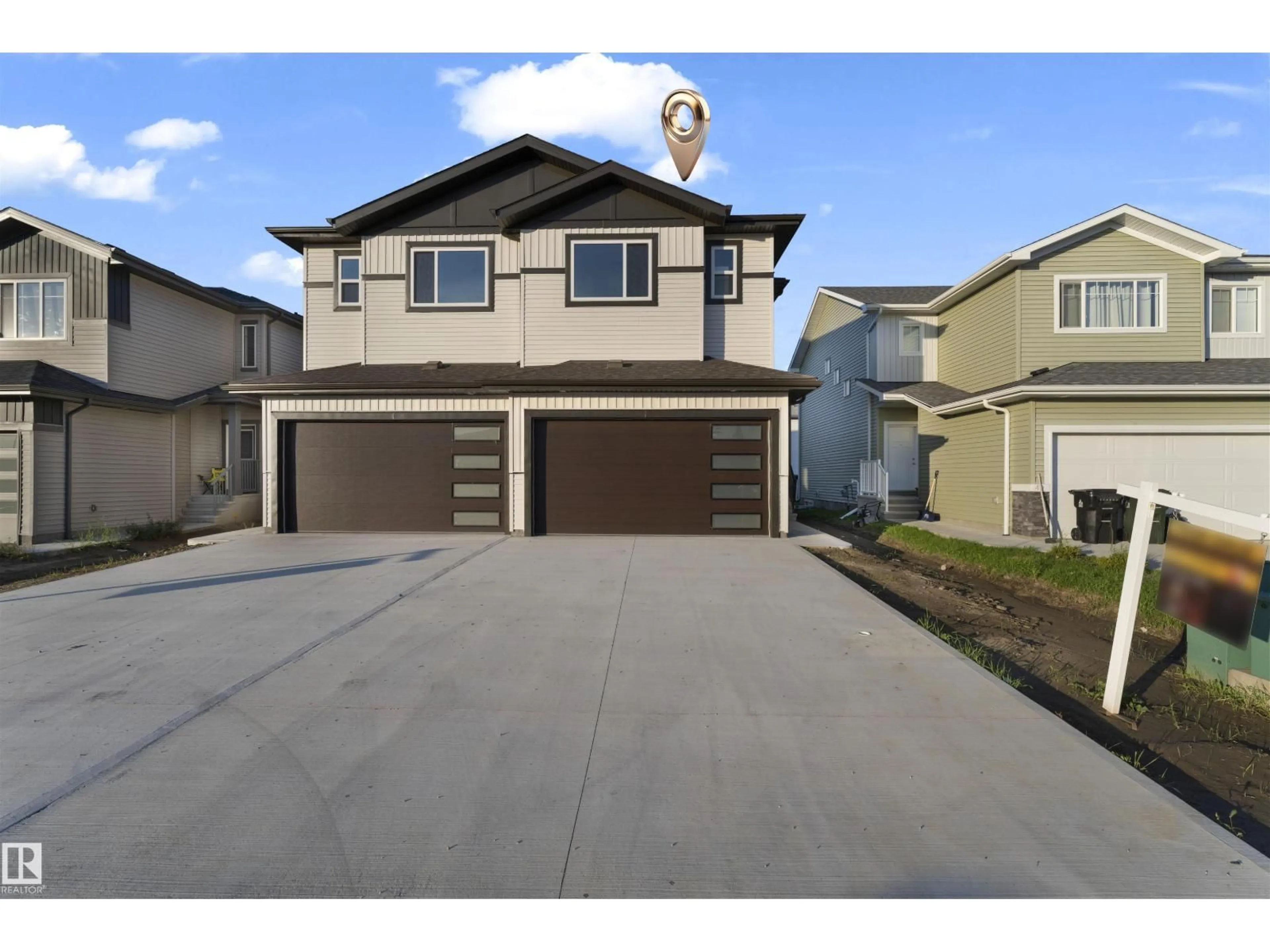 Home with vinyl exterior material, street for 42 HAMMETT GA, Spruce Grove Alberta T7X0V2
