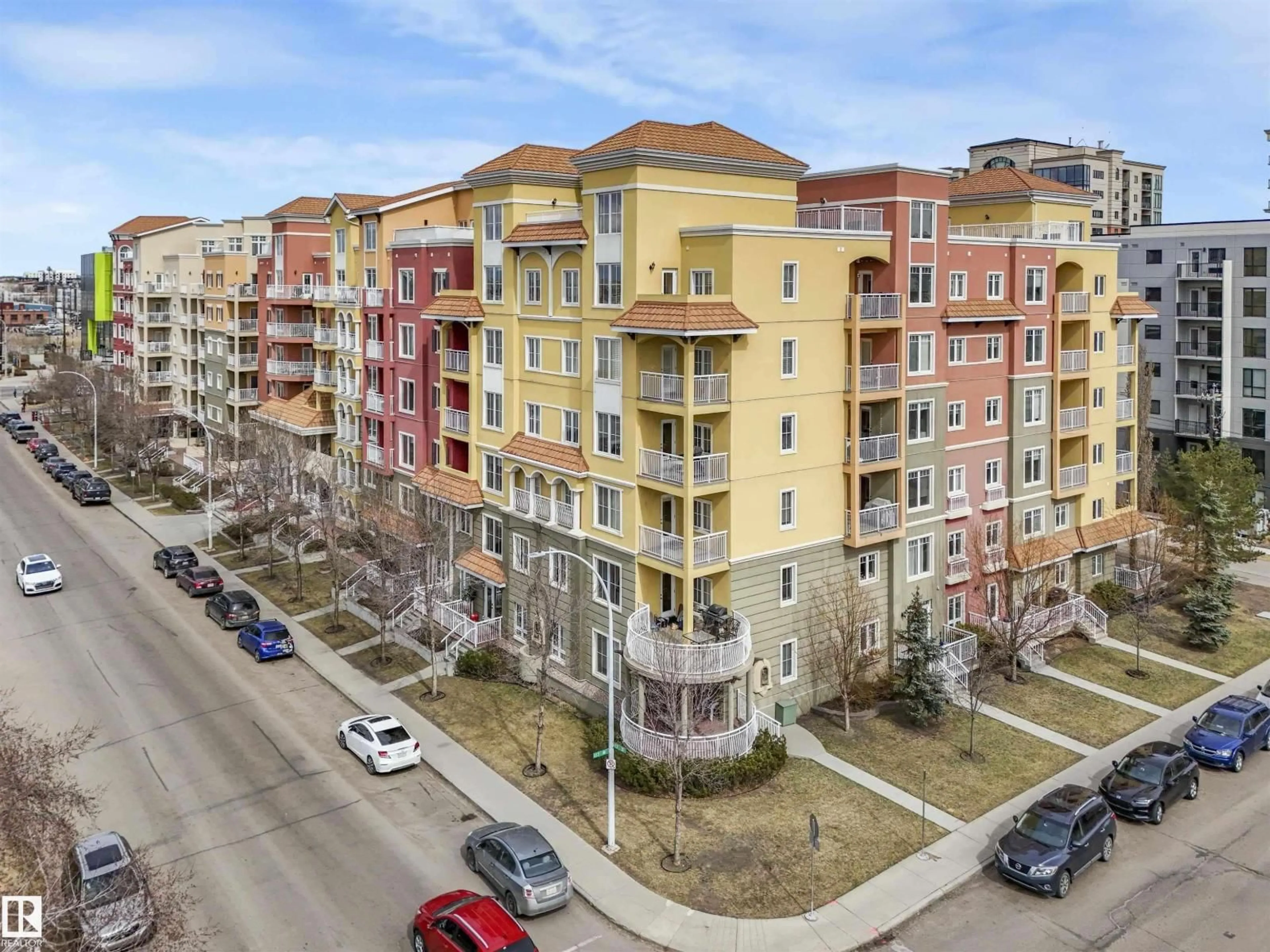 A pic from outside/outdoor area/front of a property/back of a property/a pic from drone, city buildings view from balcony for 10333 112 ST NW, Edmonton Alberta T5K0B4