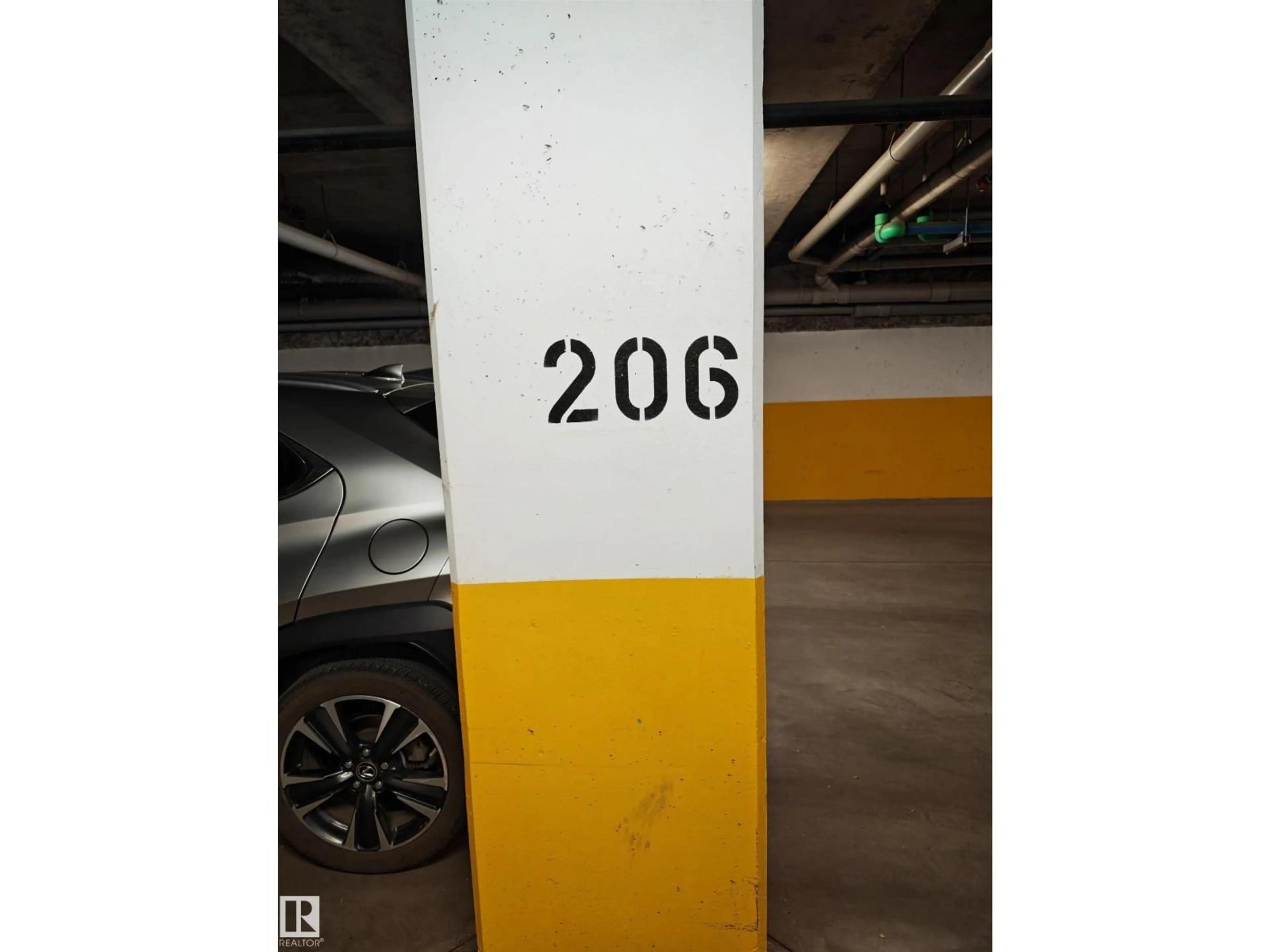 Parking for 10333 112 ST NW, Edmonton Alberta T5K0B4
