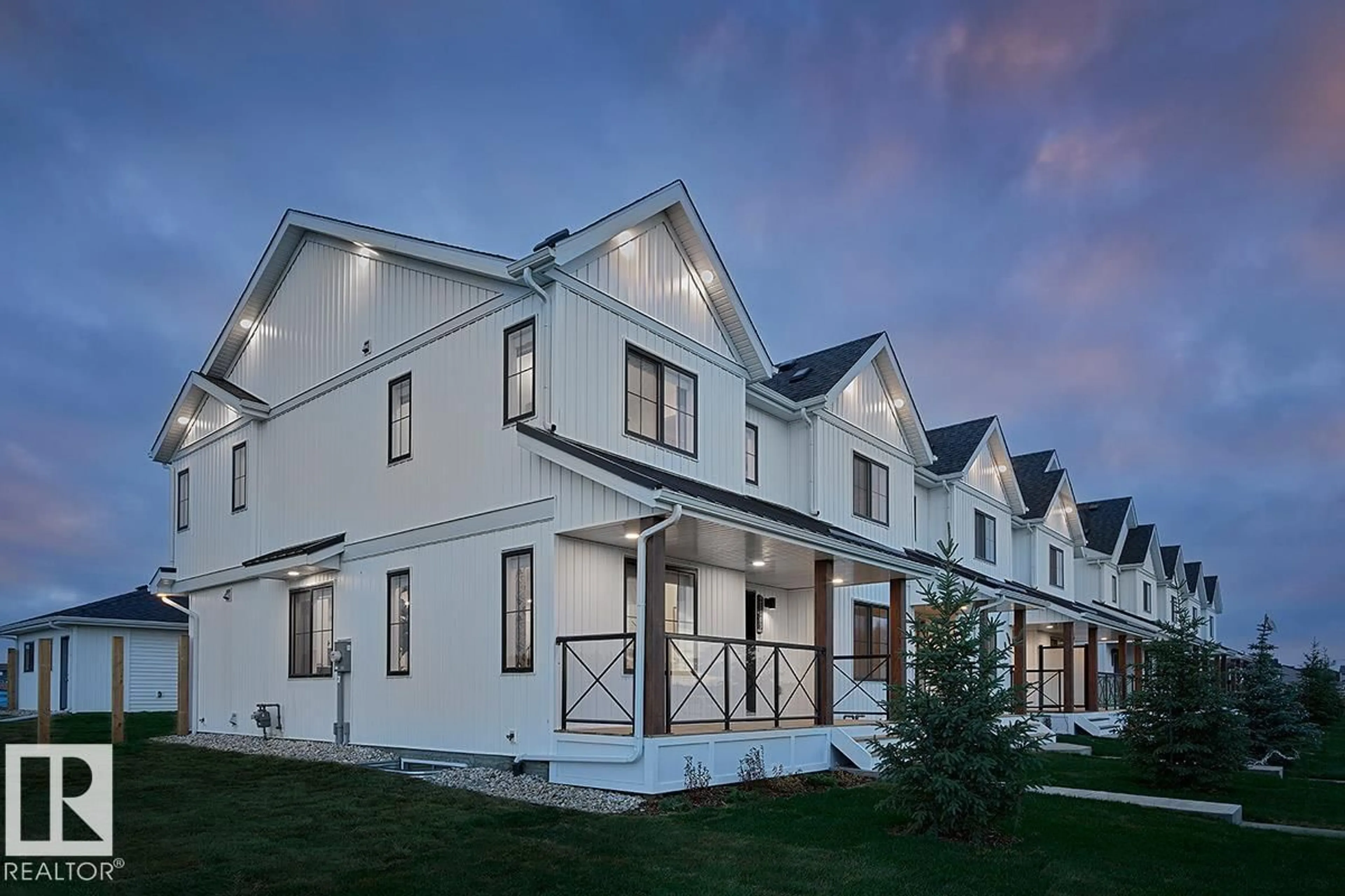 Home with vinyl exterior material, unknown for 9008 GILBERT CL, Edmonton Alberta T5T7Z3