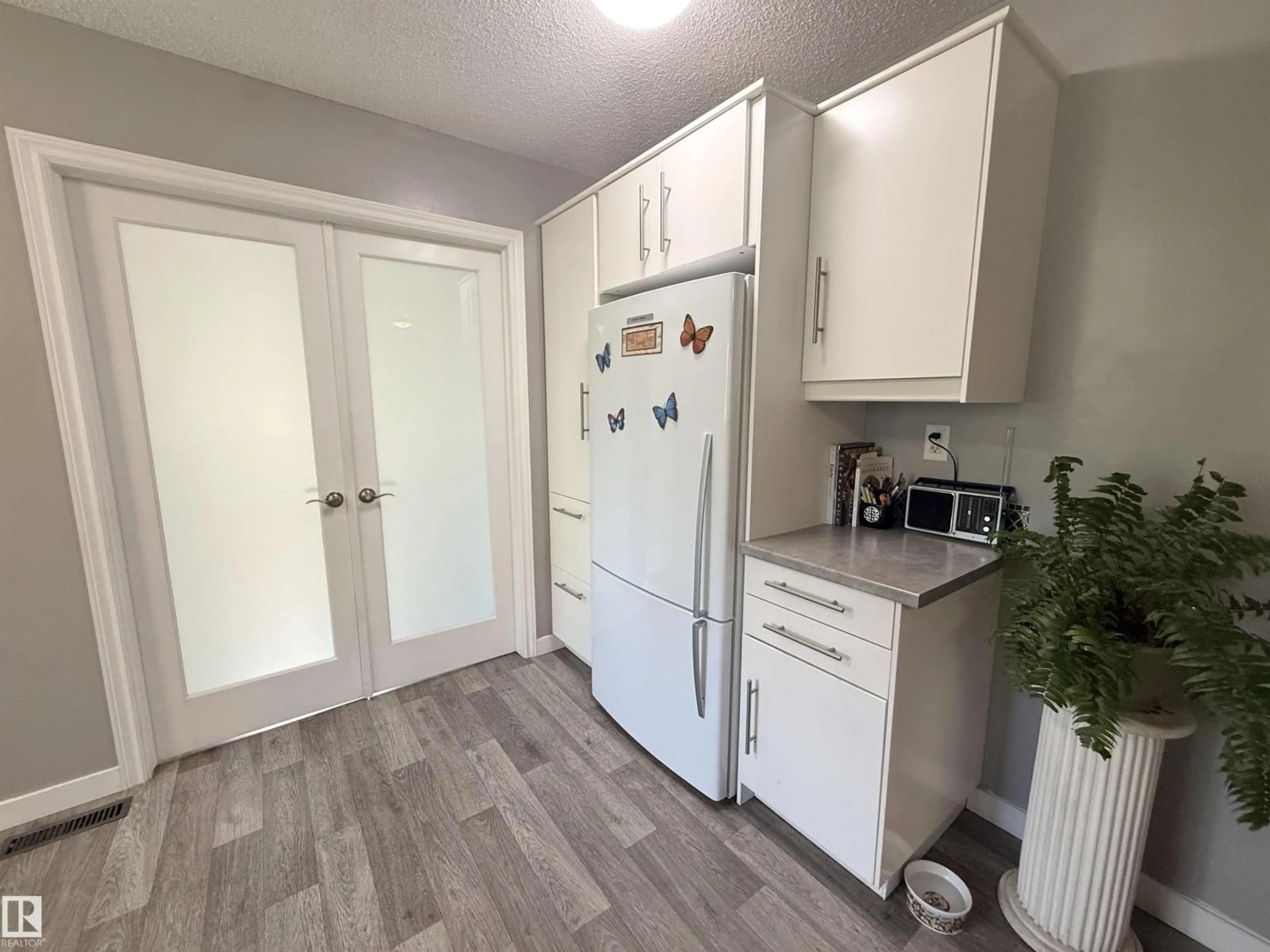 Unknown for 2403 81 ST, Edmonton Alberta T6K3L5