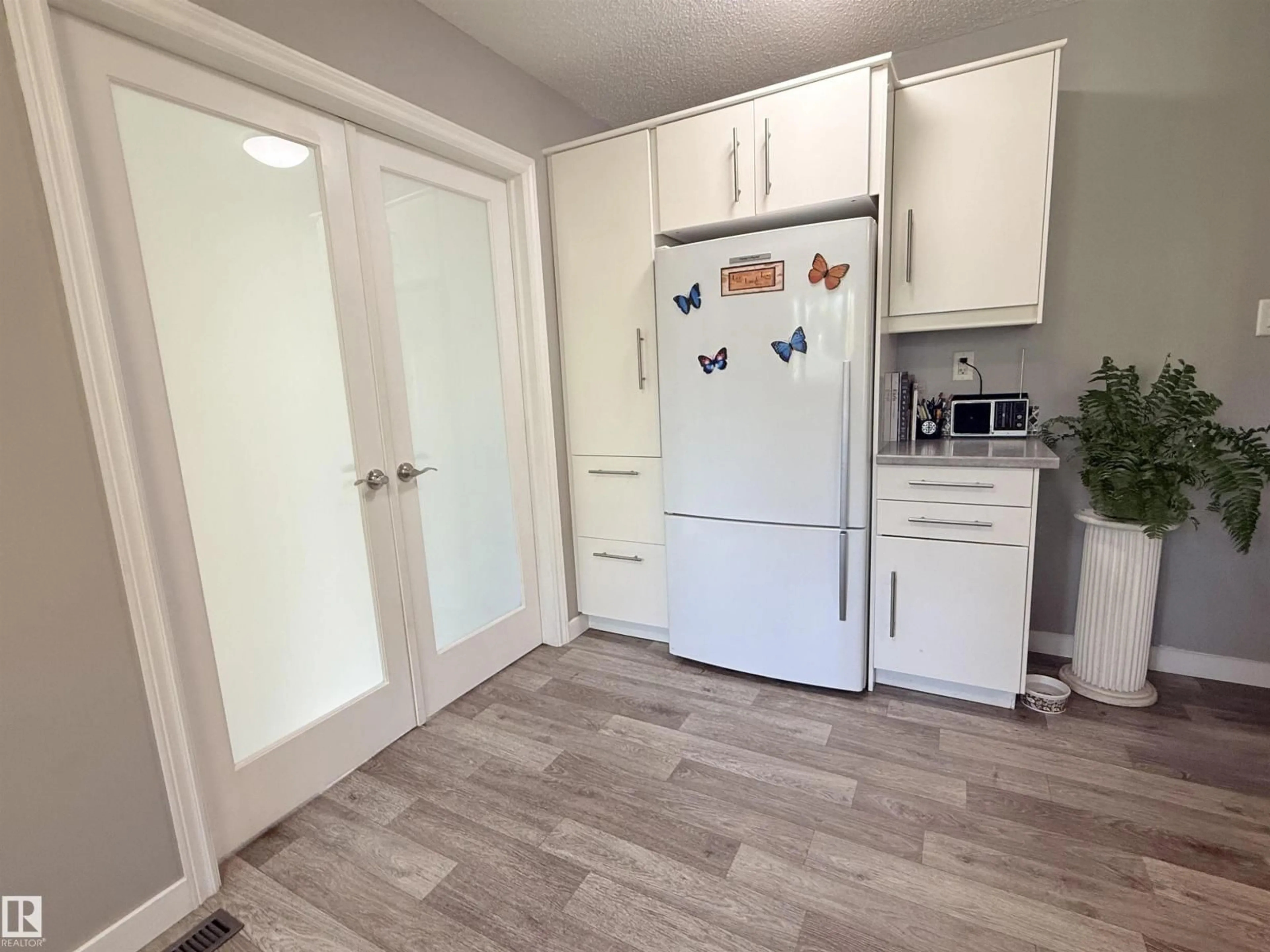 Unknown for 2403 81 ST, Edmonton Alberta T6K3L5