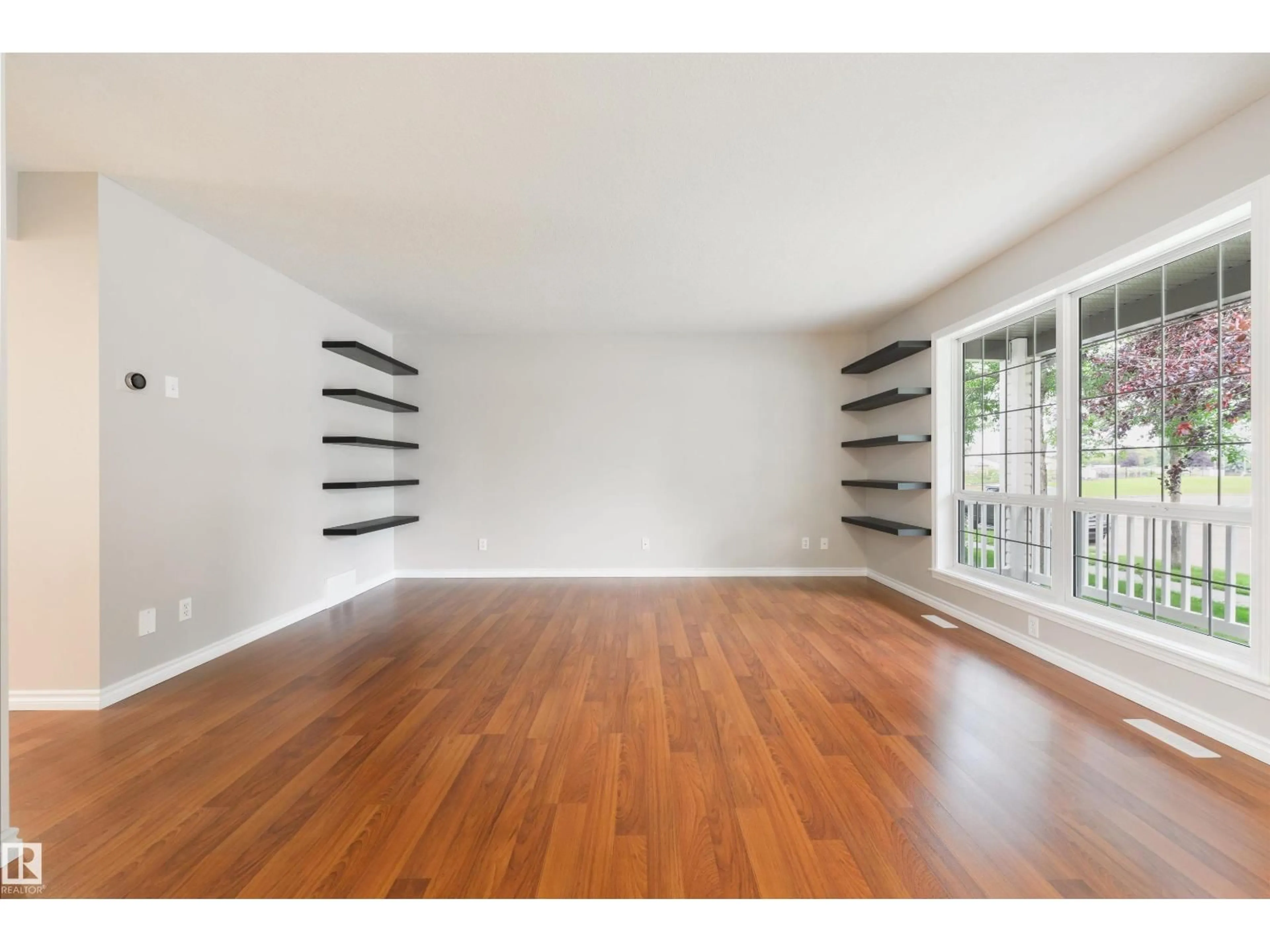 A pic of a room for 9 HIGHWOOD BV, Devon Alberta T9G2E7