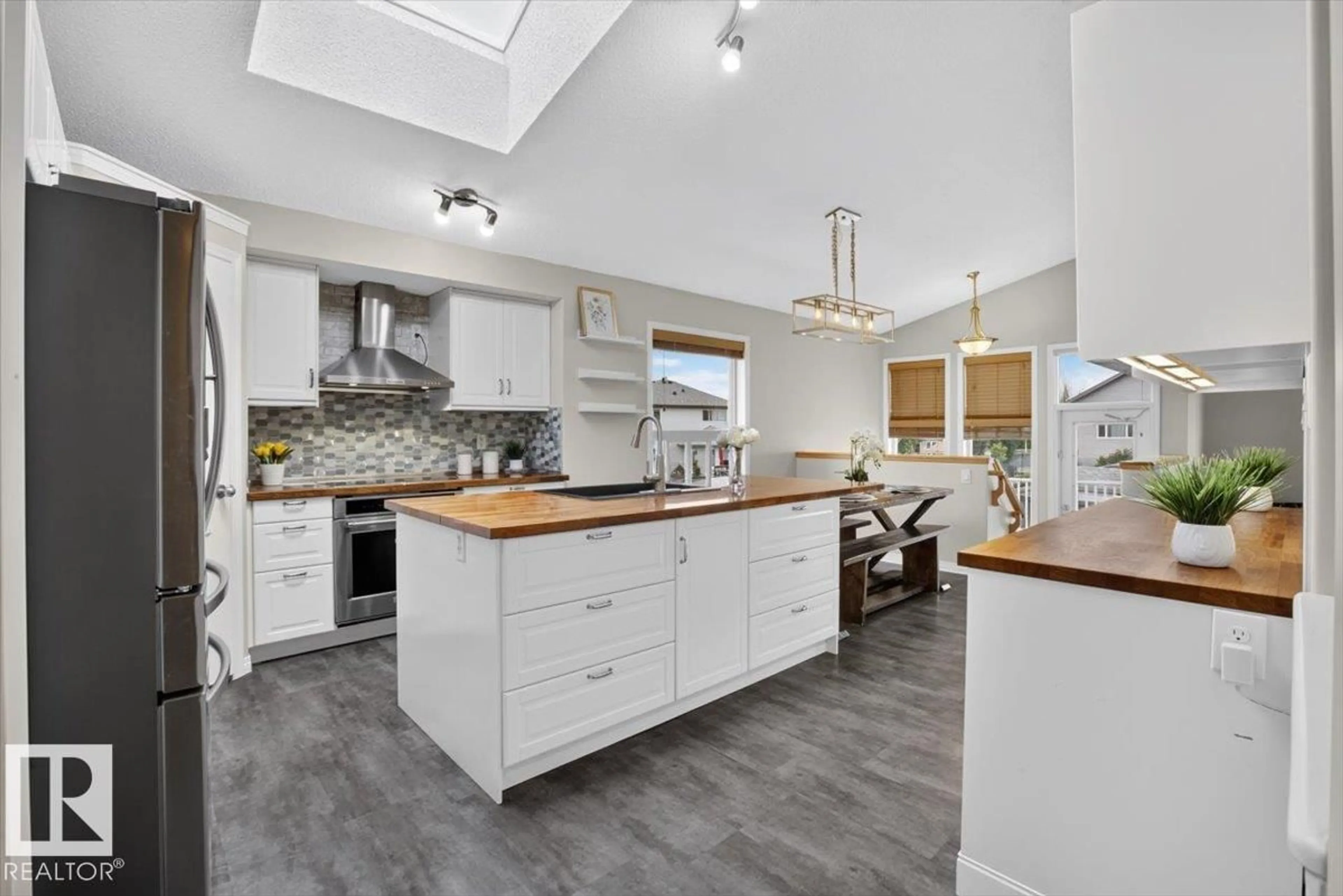 Contemporary kitchen, ceramic/tile floor for 31 HANEY LD, Spruce Grove Alberta T7X0A2
