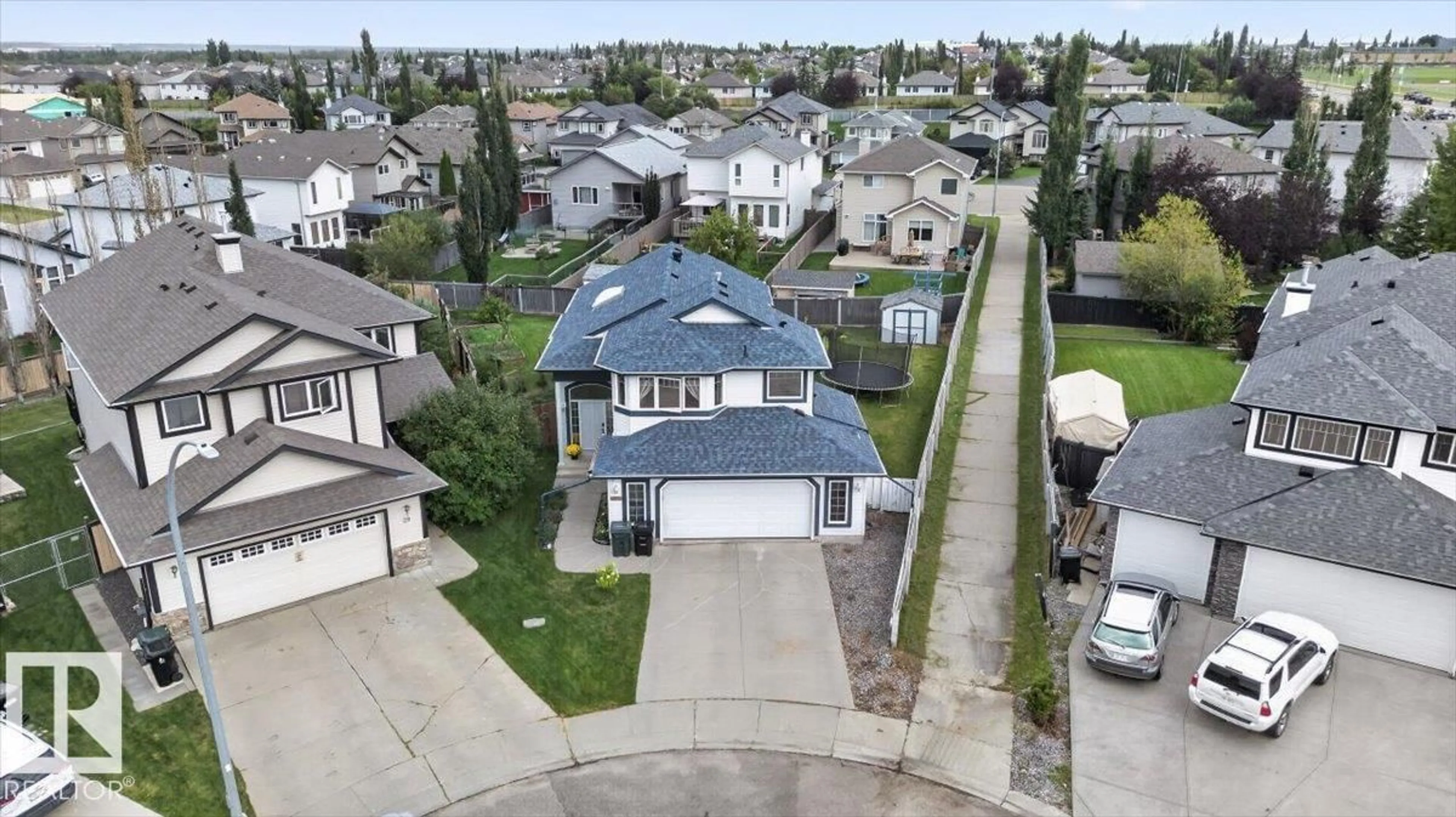 A pic from outside/outdoor area/front of a property/back of a property/a pic from drone, street for 31 HANEY LD, Spruce Grove Alberta T7X0A2