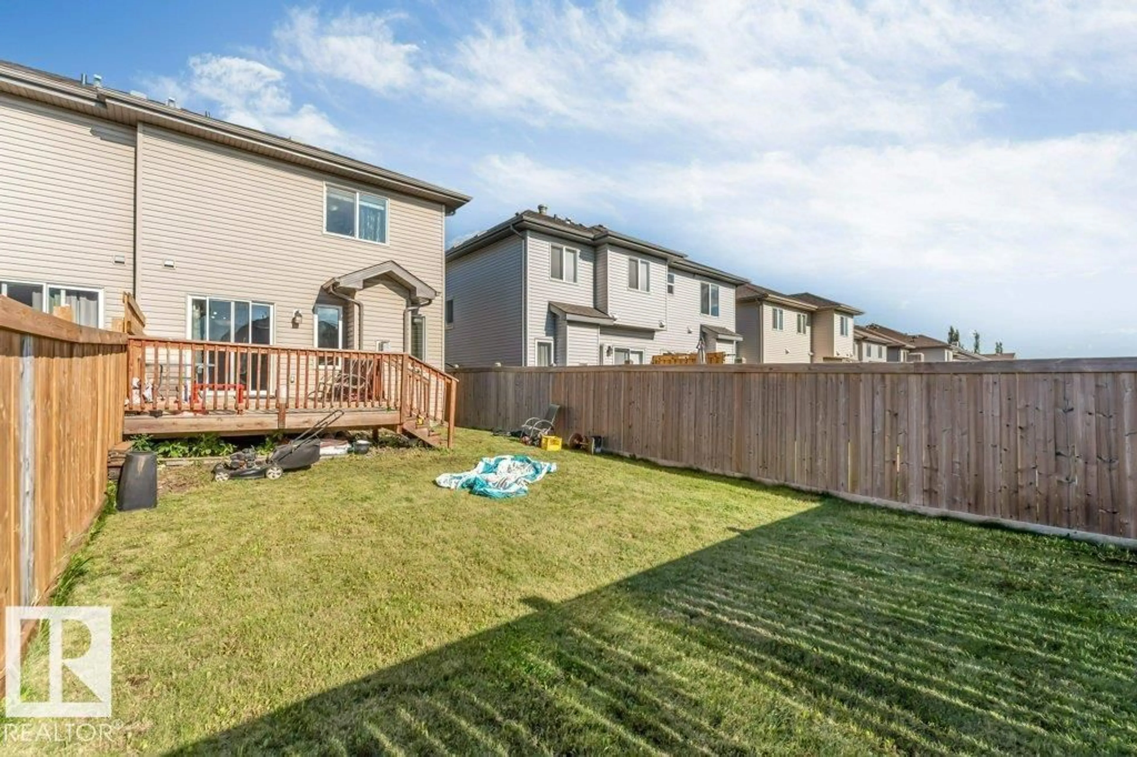 Patio, unknown for 2912 15 ST, Edmonton Alberta T6T0V6